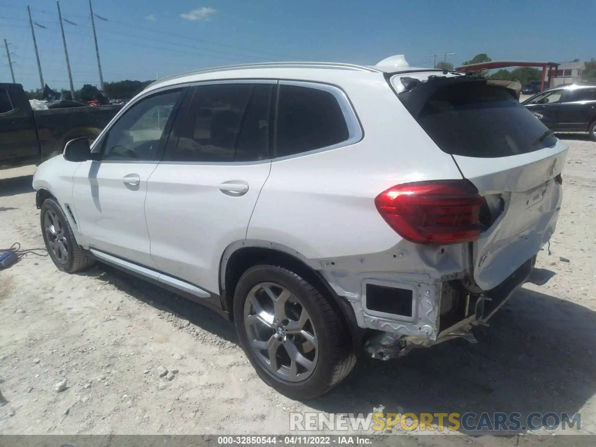 3 Photograph of a damaged car 5UXTY3C06M9F07510 BMW X3 2021