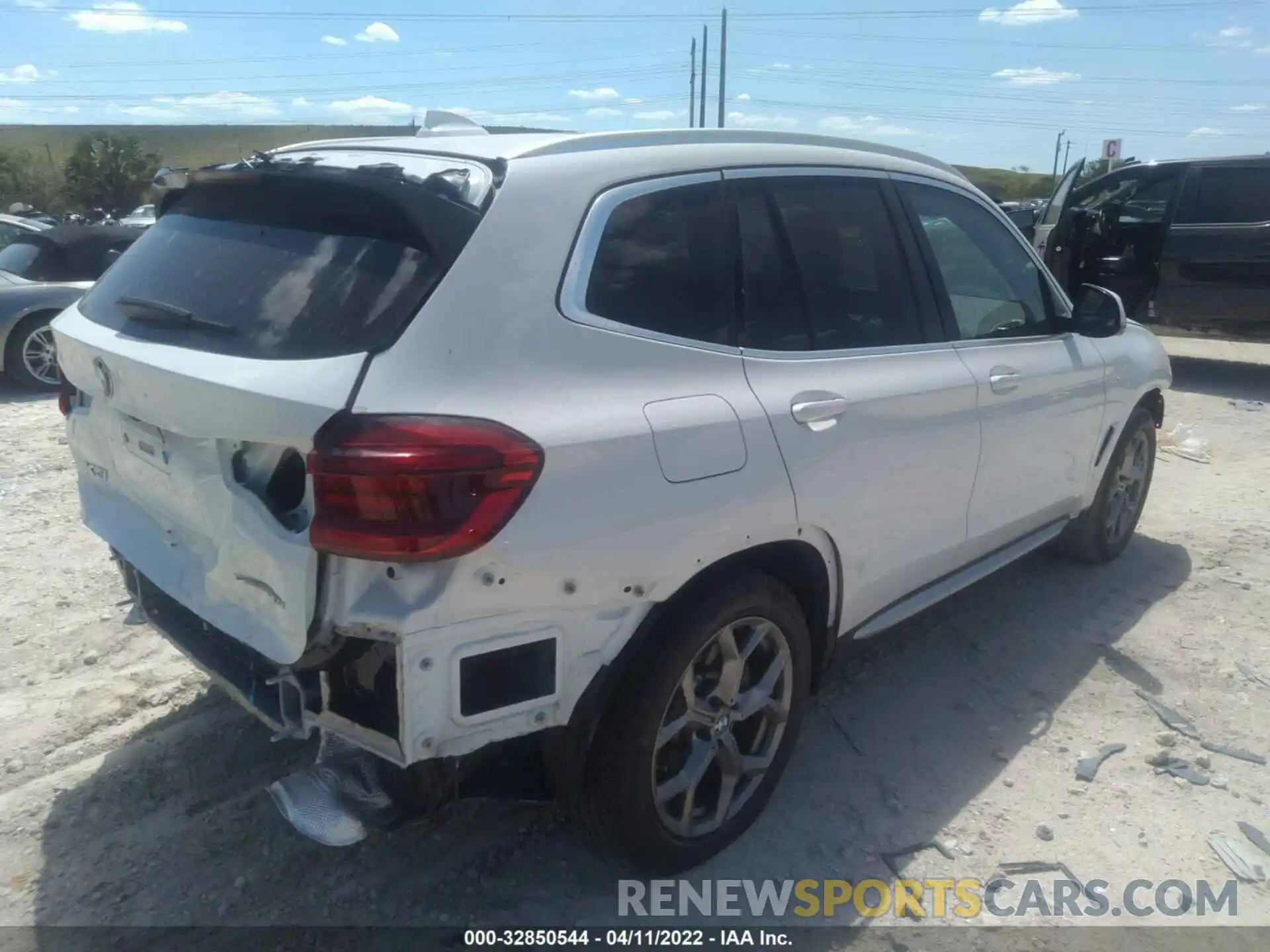 4 Photograph of a damaged car 5UXTY3C06M9F07510 BMW X3 2021