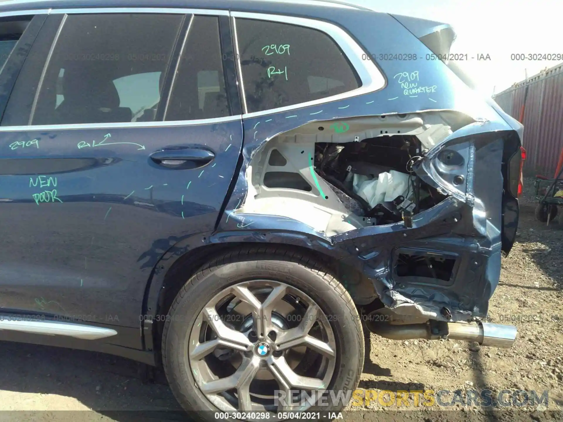 6 Photograph of a damaged car 5UXTY3C06M9F18409 BMW X3 2021