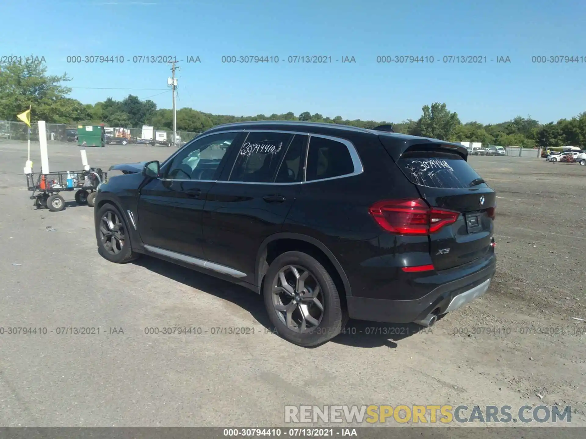 3 Photograph of a damaged car 5UXTY3C06M9F20340 BMW X3 2021