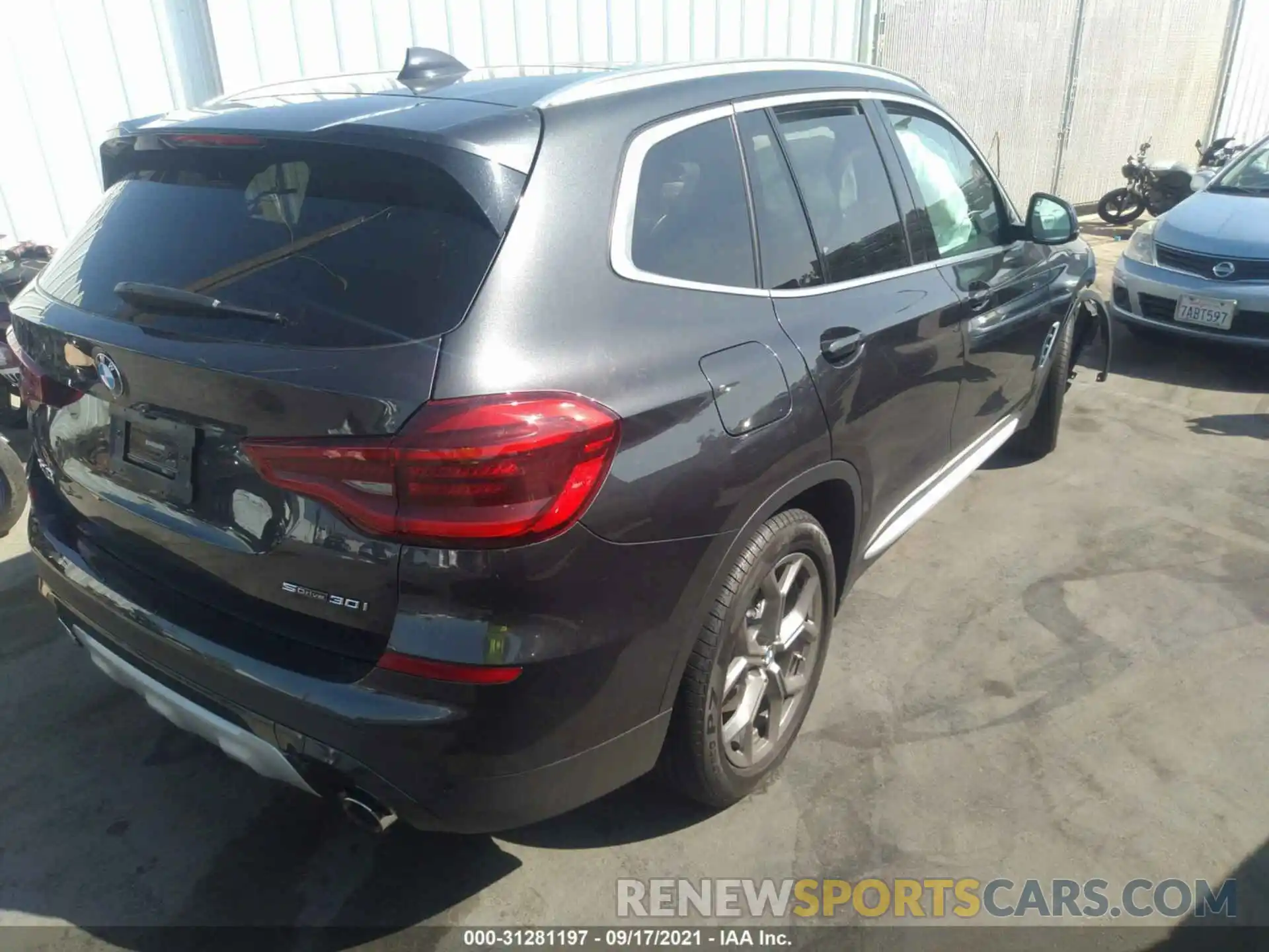 4 Фотография поврежденного автомобиля 5UXTY3C06M9G11639 BMW X3 2021