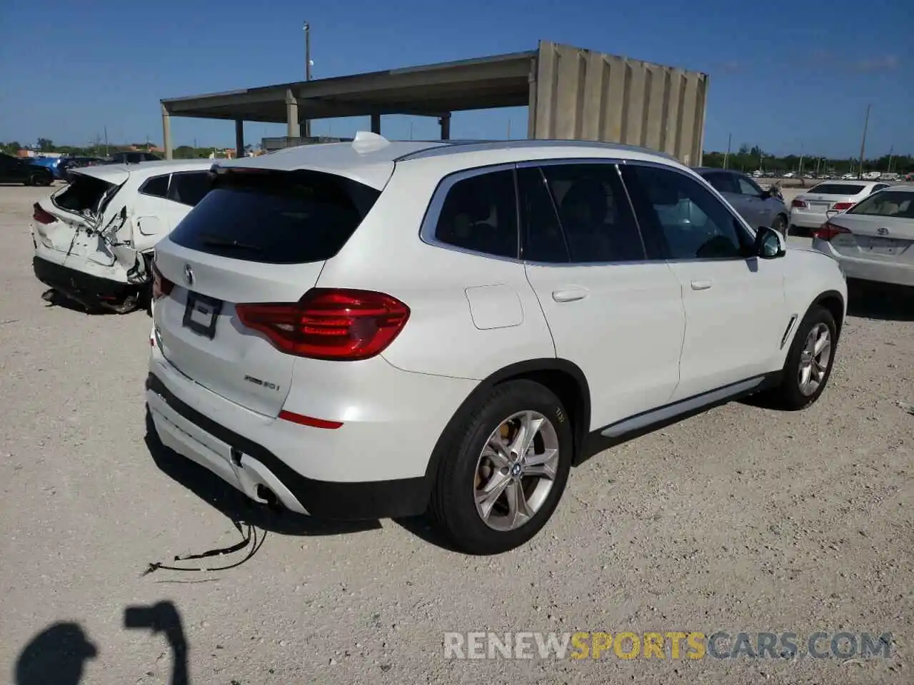 4 Photograph of a damaged car 5UXTY3C06M9H97036 BMW X3 2021