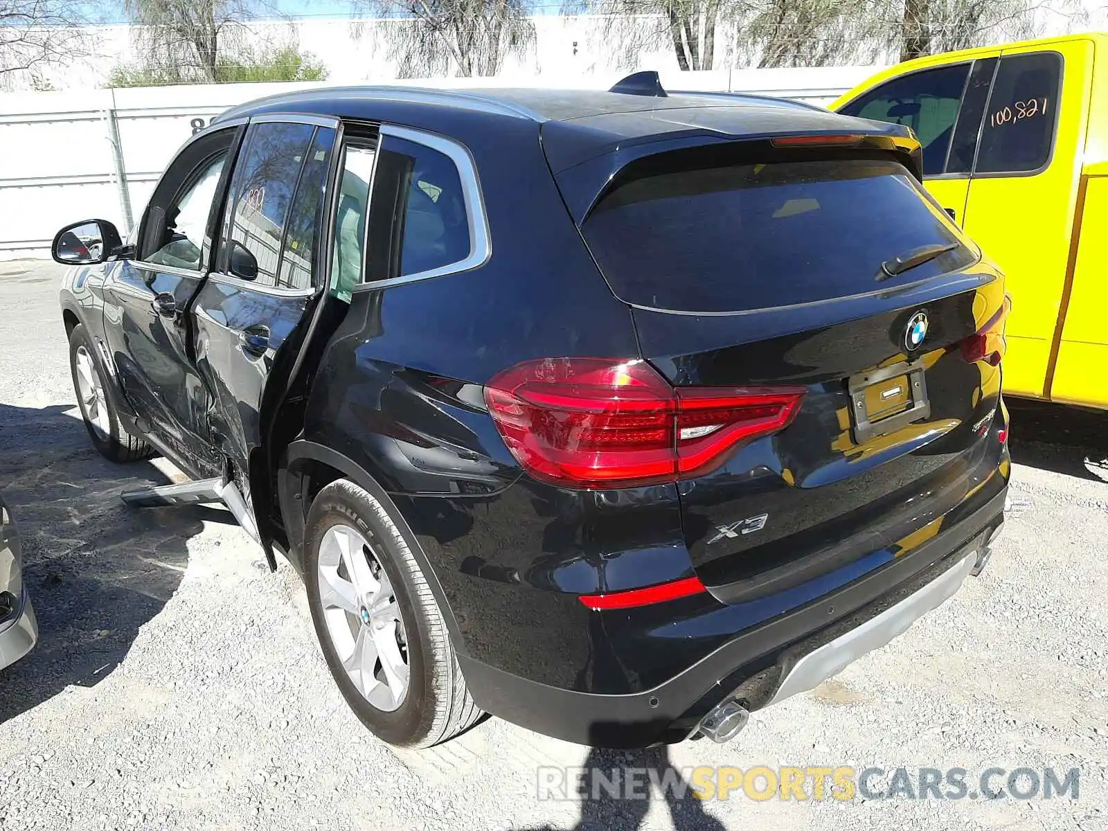 3 Photograph of a damaged car 5UXTY3C08M9D92294 BMW X3 2021