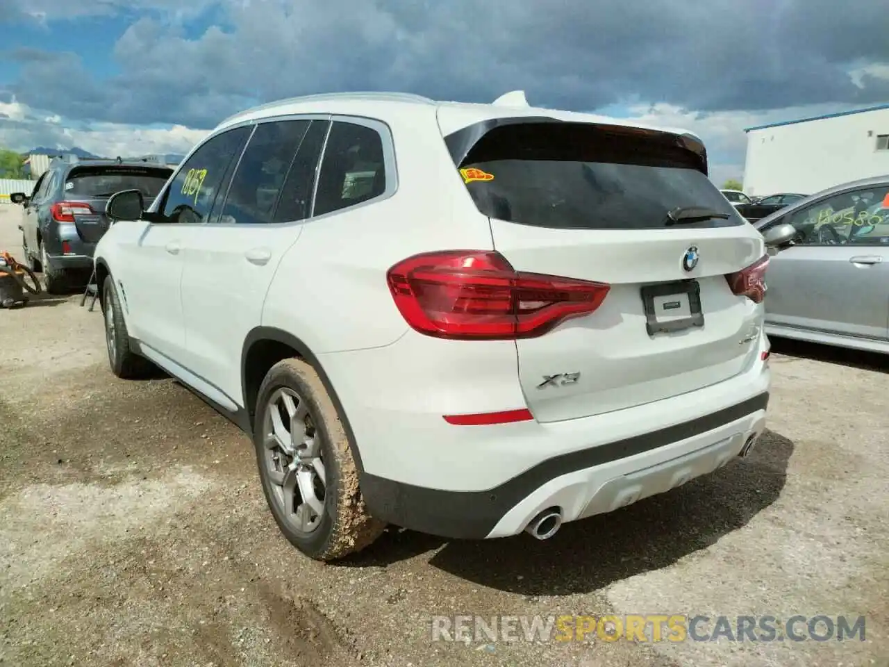 3 Photograph of a damaged car 5UXTY3C08M9E99748 BMW X3 2021