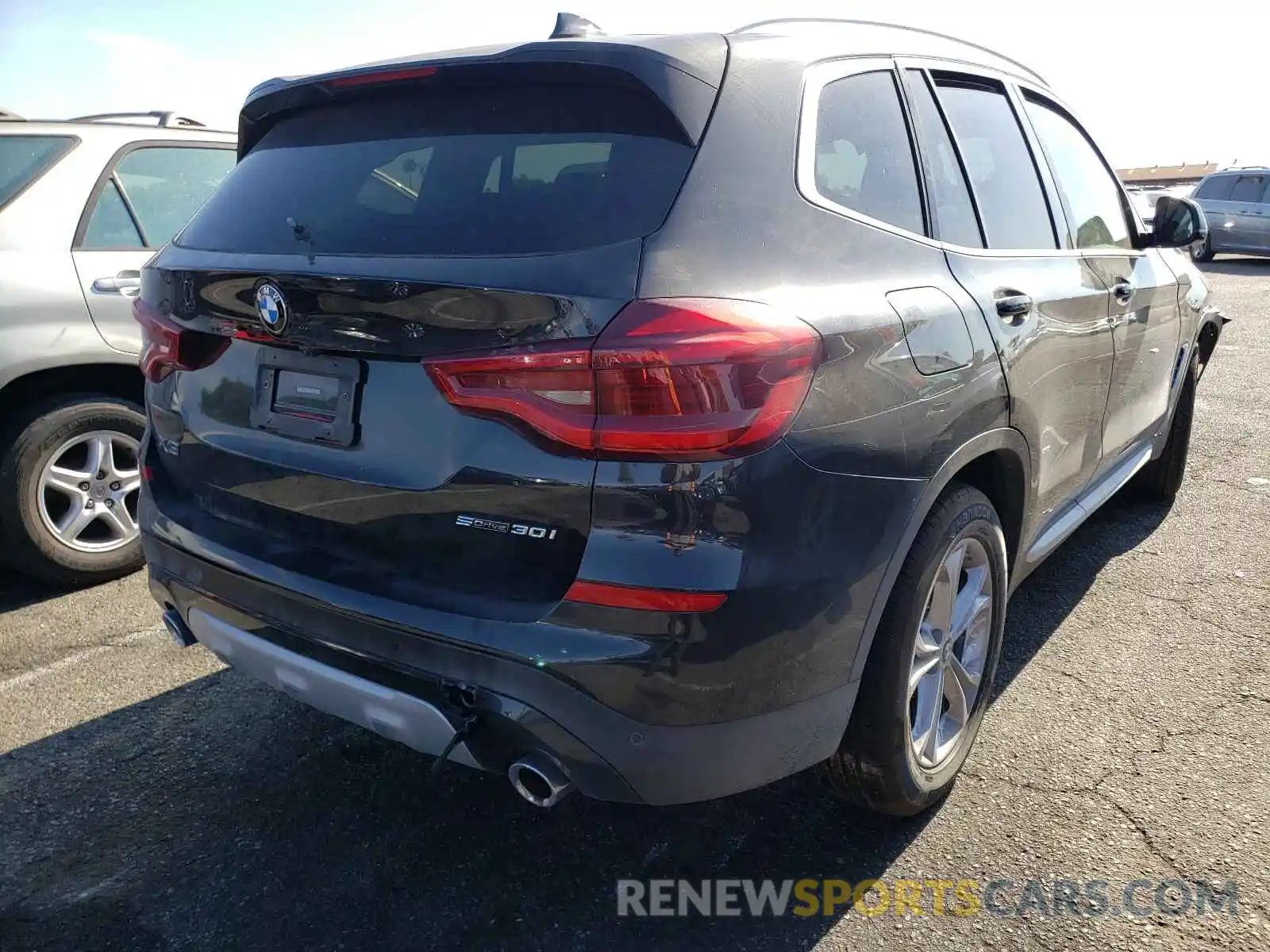 4 Photograph of a damaged car 5UXTY3C09M9G99294 BMW X3 2021