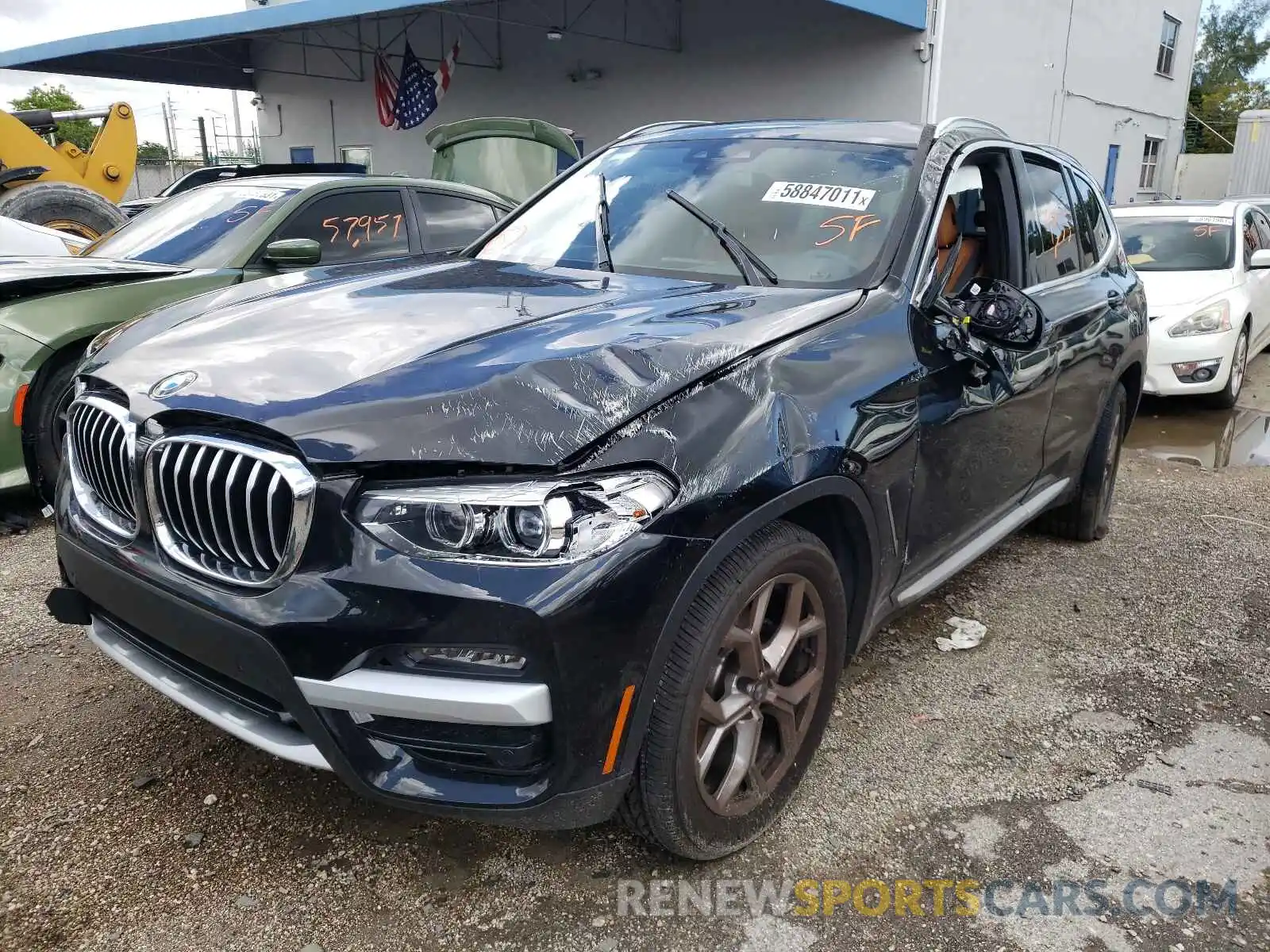 2 Photograph of a damaged car 5UXTY3C09M9H28812 BMW X3 2021