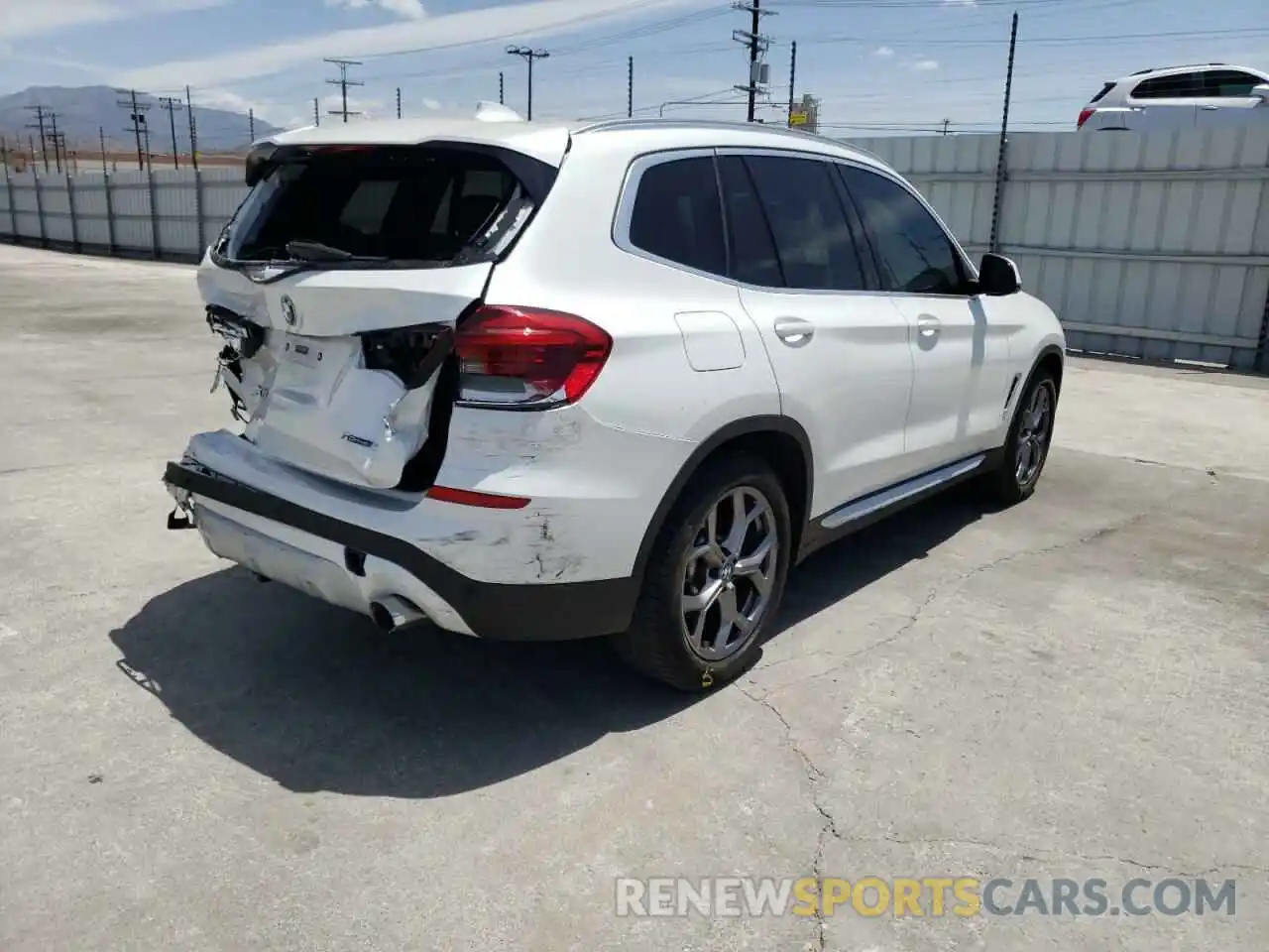 4 Photograph of a damaged car 5UXTY3C0XM9E19950 BMW X3 2021