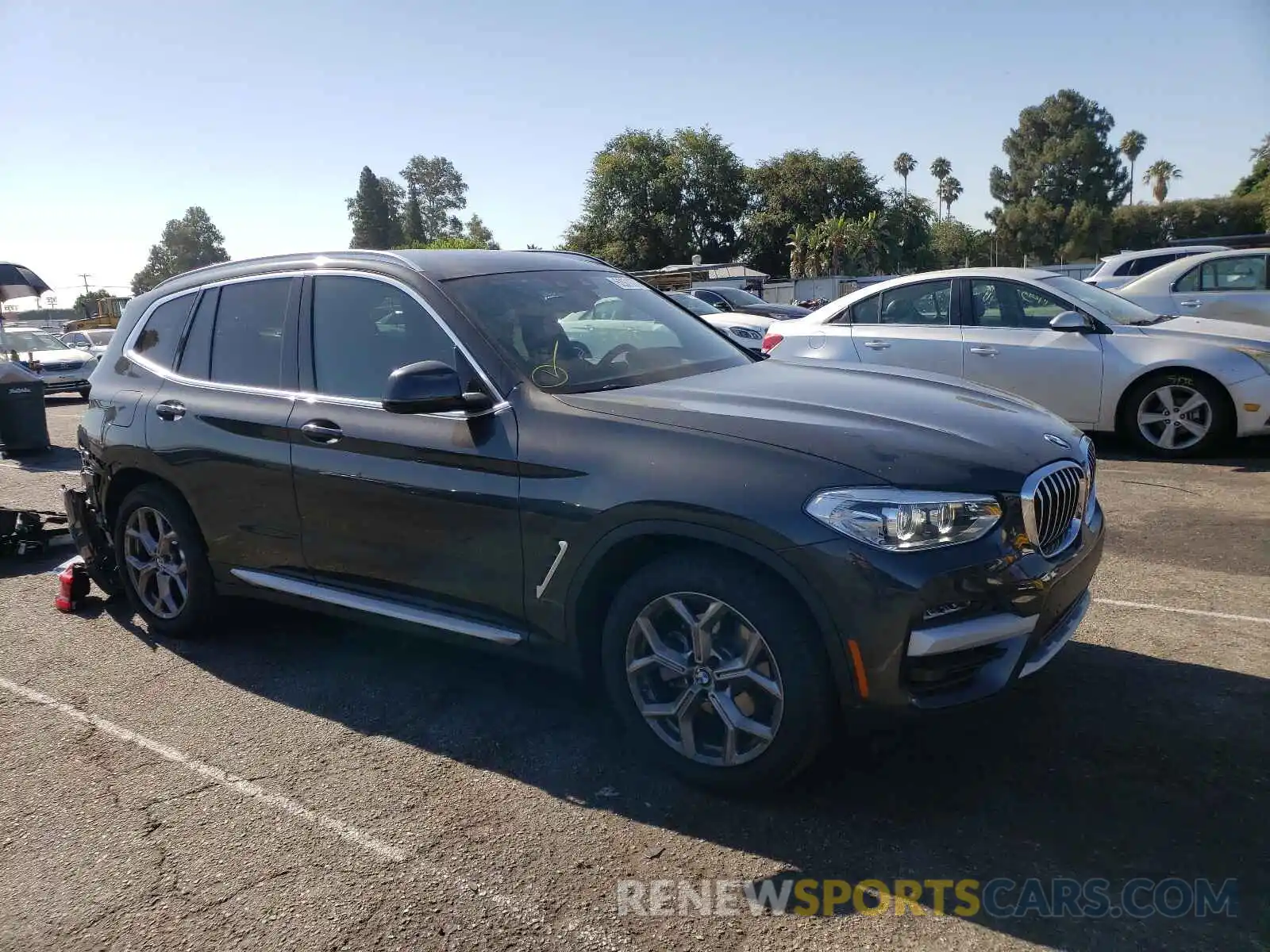 1 Photograph of a damaged car 5UXTY3C0XM9F99642 BMW X3 2021