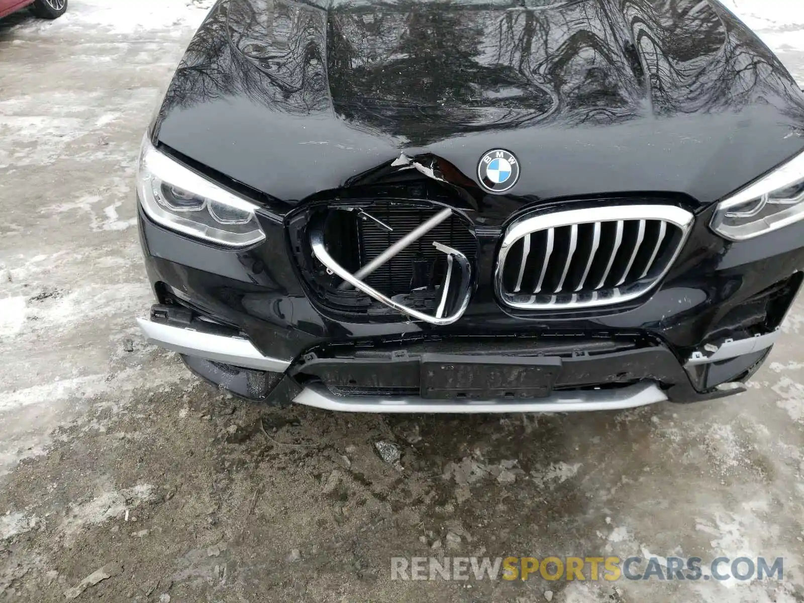 8 Photograph of a damaged car 5UXTY5C00M9F04453 BMW X3 2021
