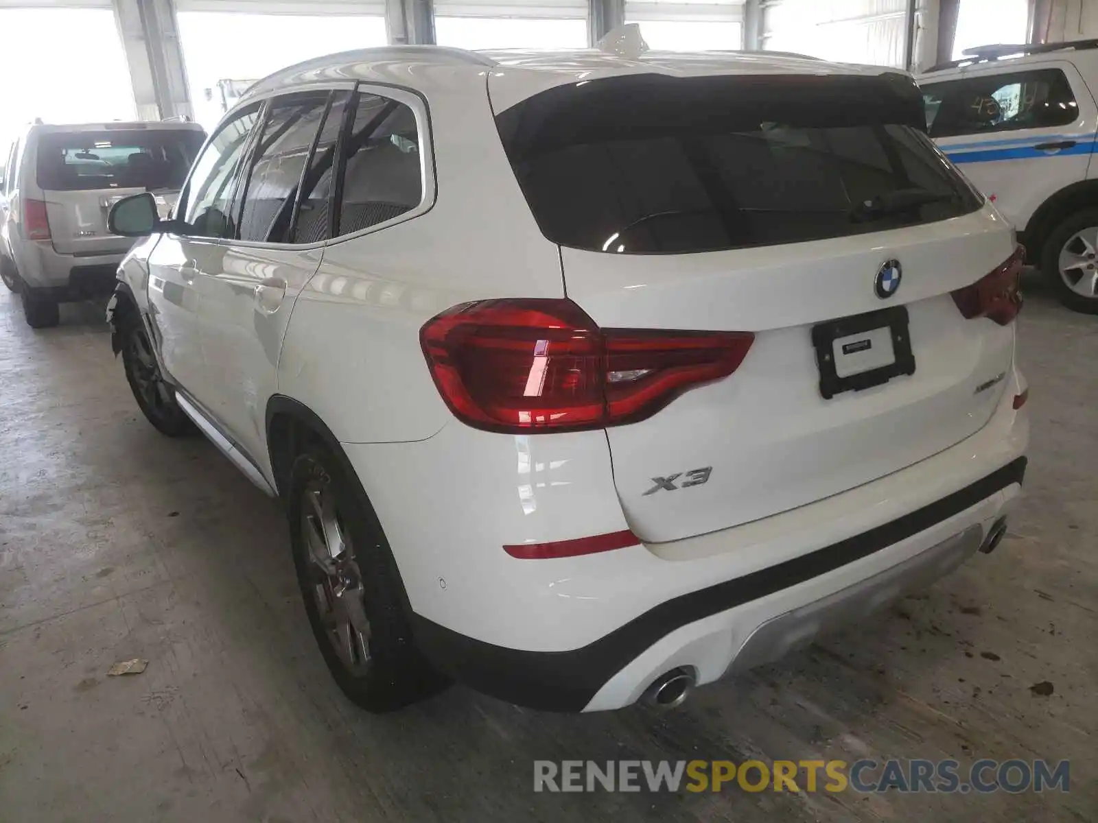 3 Photograph of a damaged car 5UXTY5C00M9F10804 BMW X3 2021