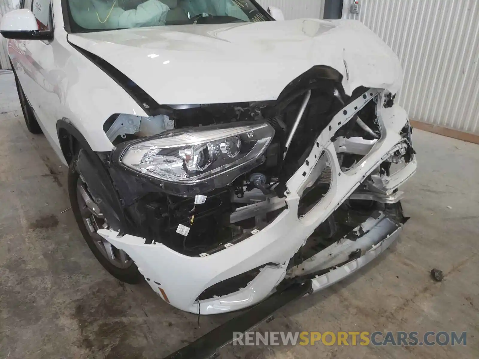 9 Photograph of a damaged car 5UXTY5C00M9F10804 BMW X3 2021