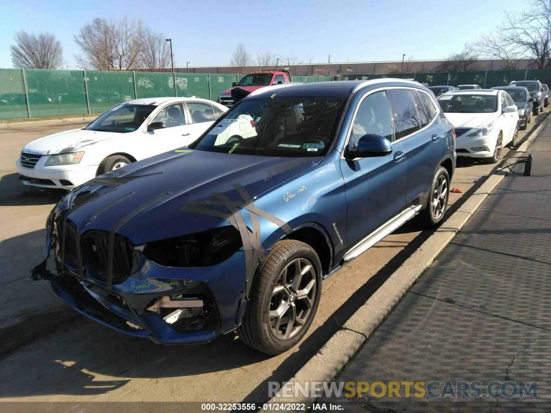 2 Фотография поврежденного автомобиля 5UXTY5C00M9F82392 BMW X3 2021