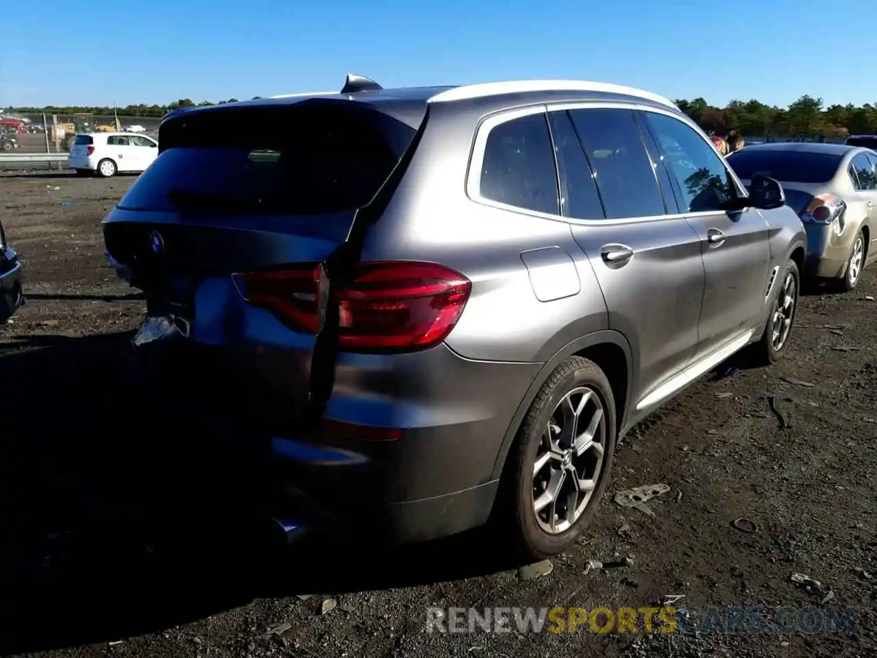 4 Photograph of a damaged car 5UXTY5C01M9E68899 BMW X3 2021