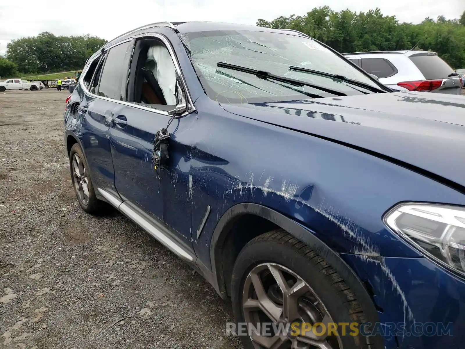 9 Photograph of a damaged car 5UXTY5C01M9G67256 BMW X3 2021