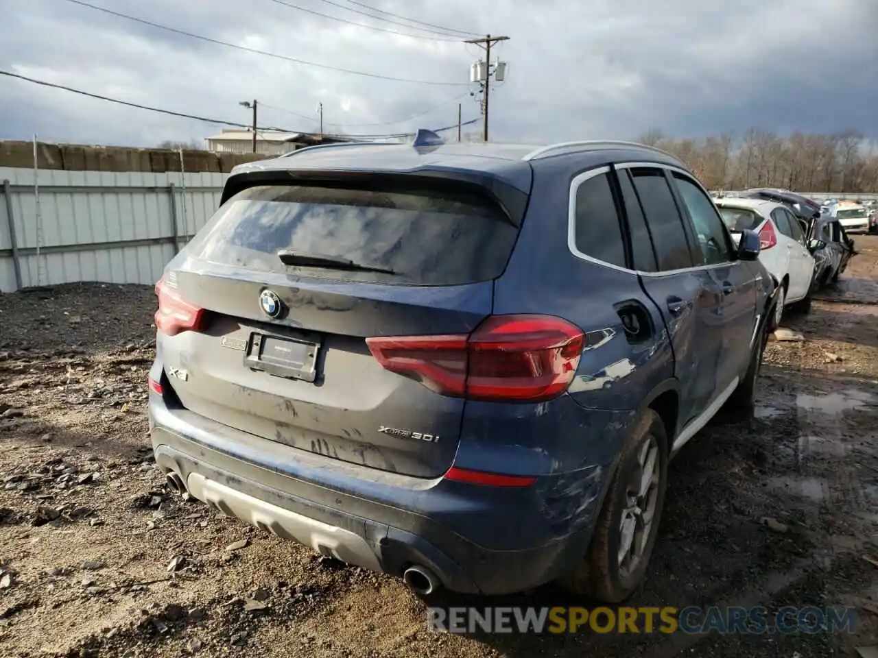 4 Photograph of a damaged car 5UXTY5C01M9G87572 BMW X3 2021