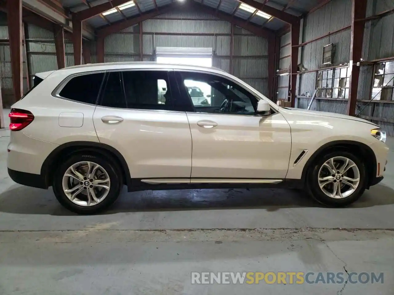 4 Photograph of a damaged car 5UXTY5C01M9H24460 BMW X3 2021