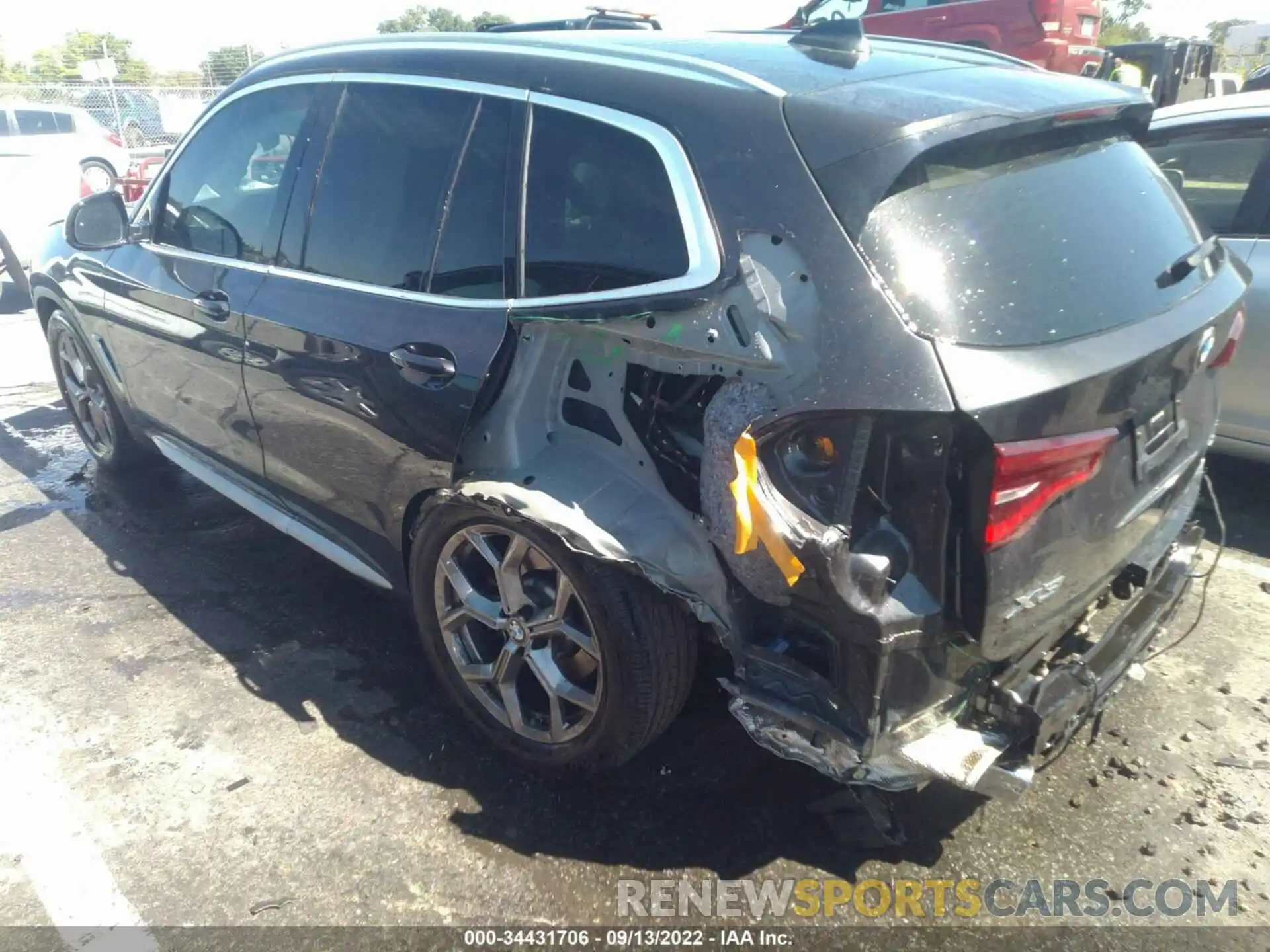 3 Photograph of a damaged car 5UXTY5C02M9E17038 BMW X3 2021