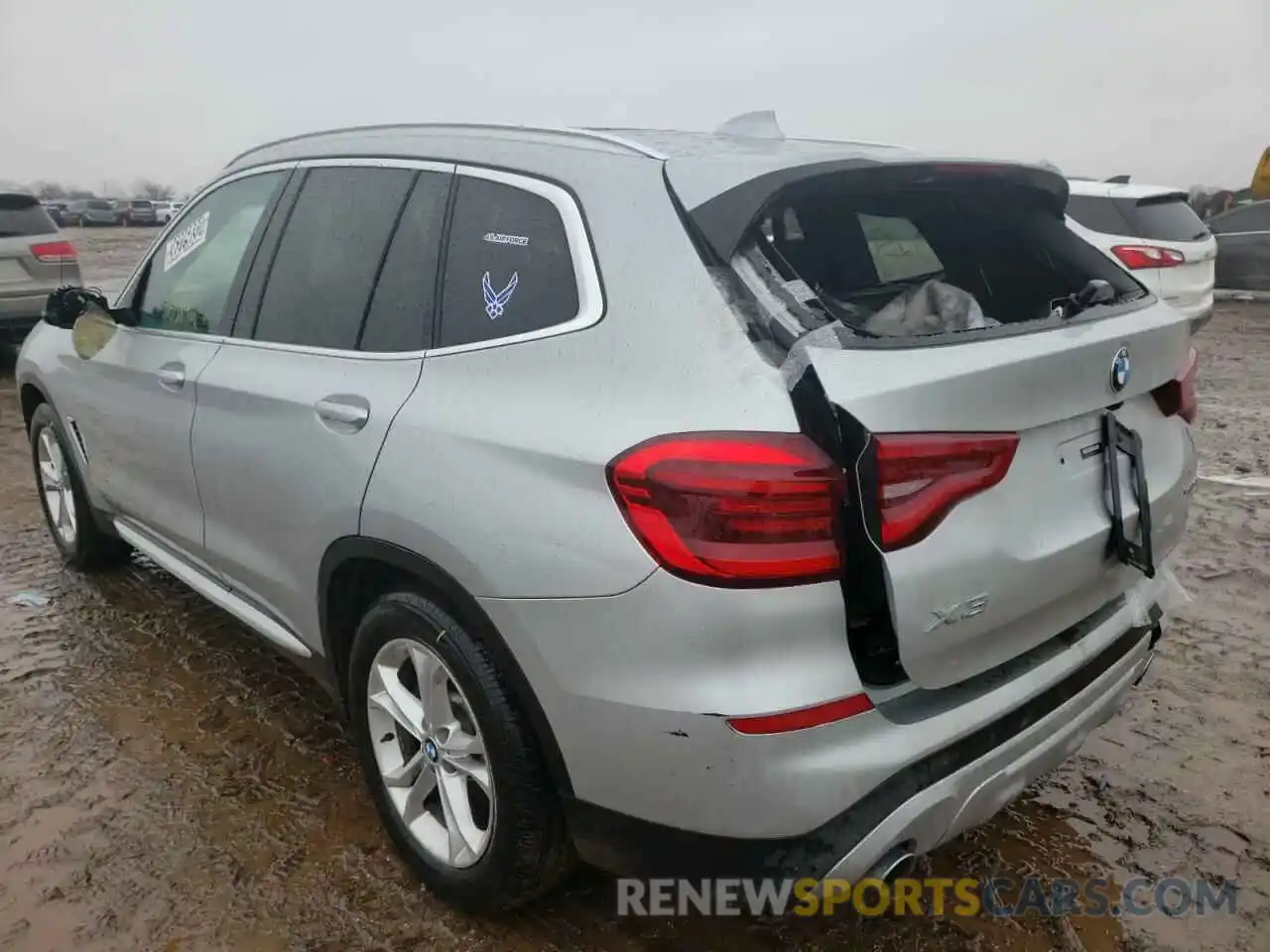 3 Photograph of a damaged car 5UXTY5C02M9H22765 BMW X3 2021