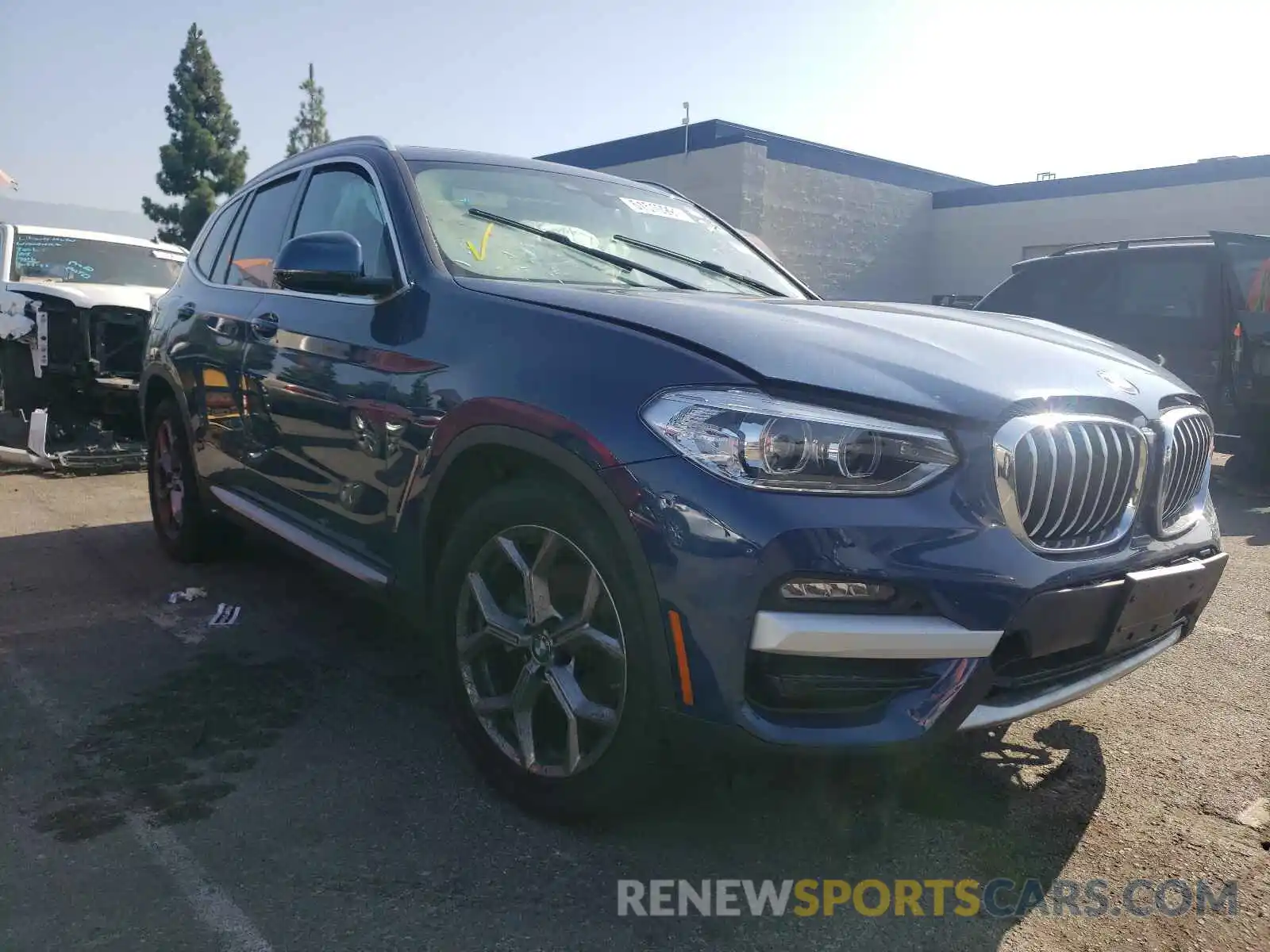 1 Photograph of a damaged car 5UXTY5C03M9F11140 BMW X3 2021