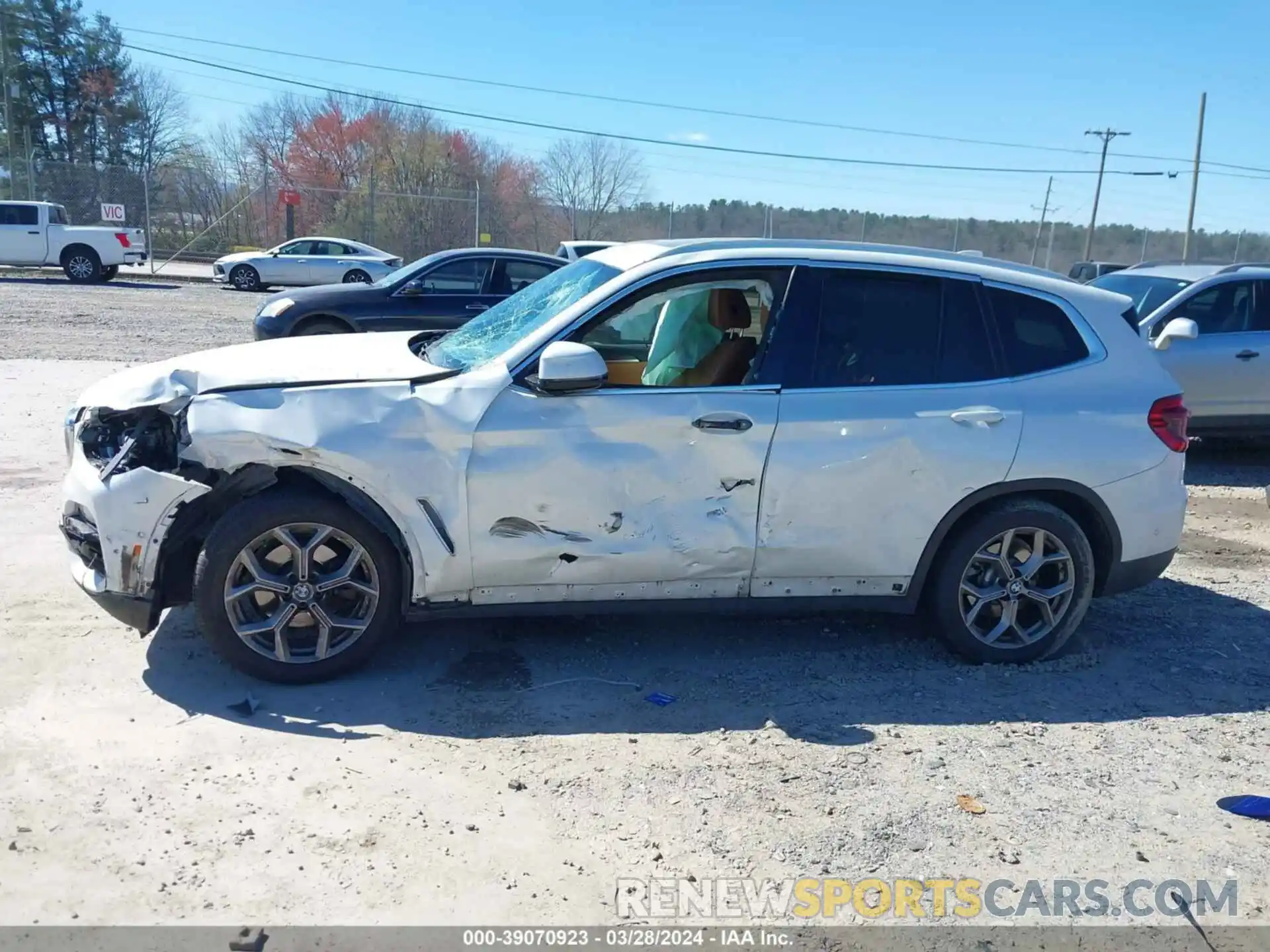 13 Photograph of a damaged car 5UXTY5C03M9F43070 BMW X3 2021