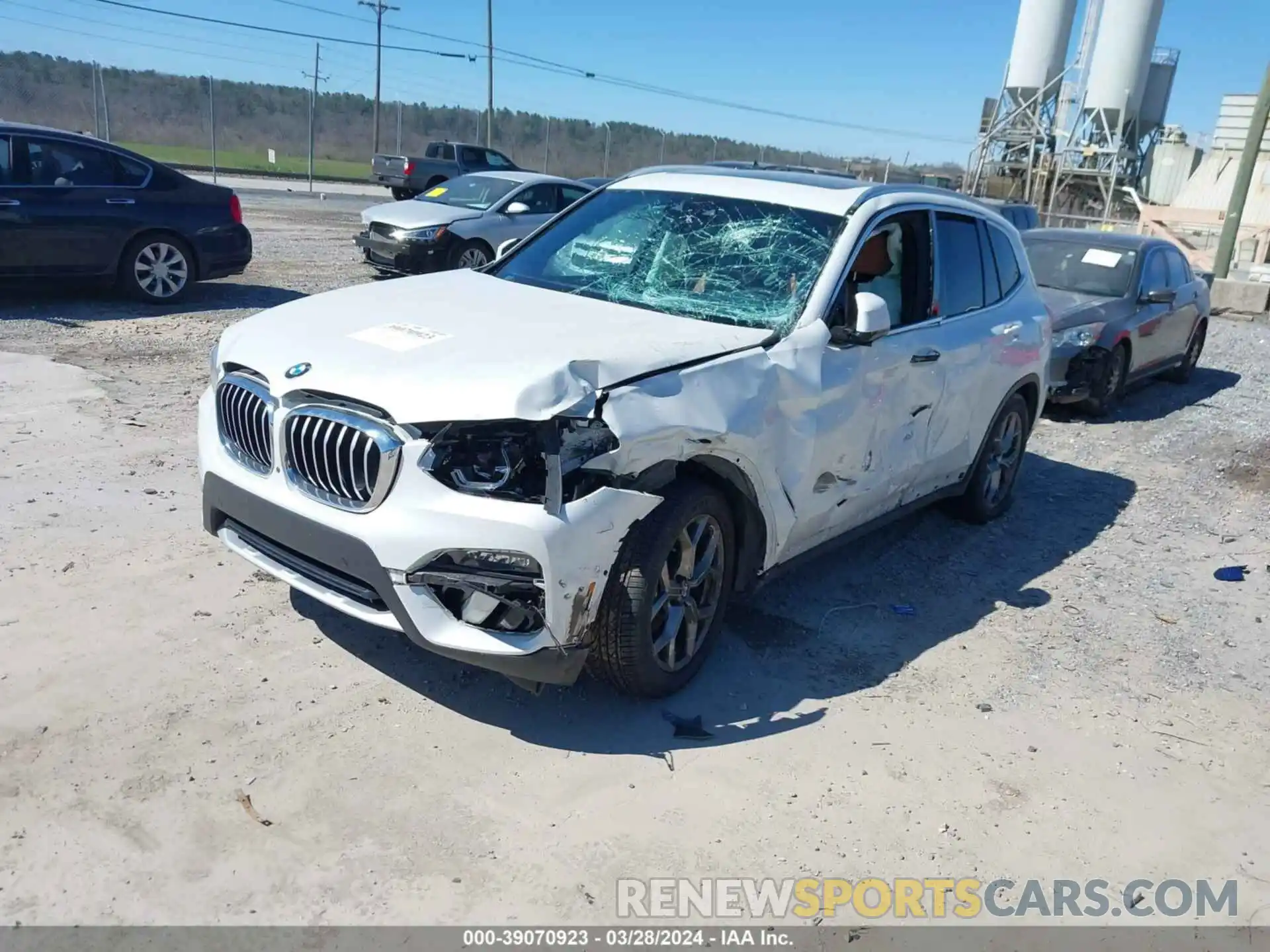 2 Photograph of a damaged car 5UXTY5C03M9F43070 BMW X3 2021