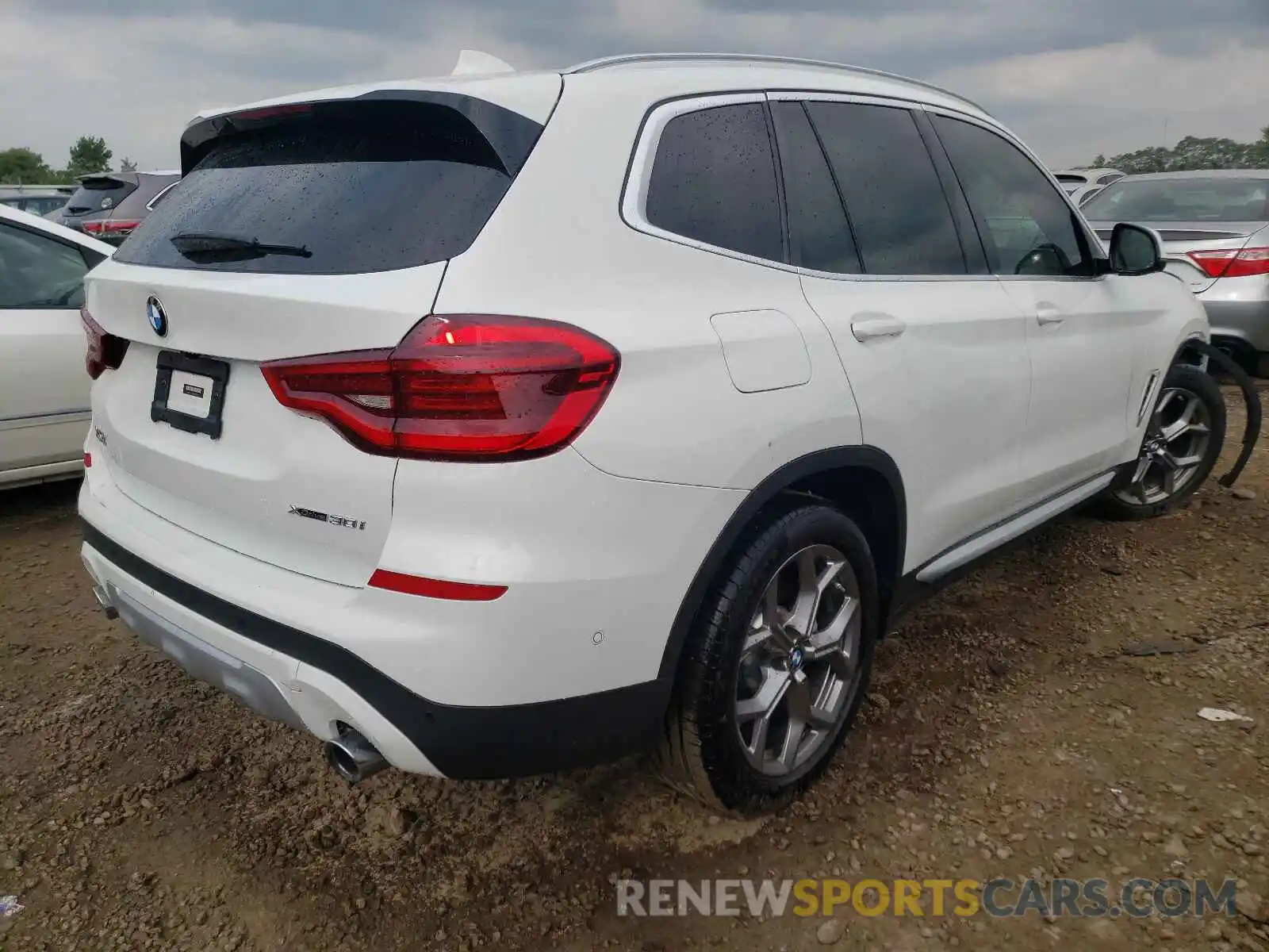 4 Photograph of a damaged car 5UXTY5C04M9D90599 BMW X3 2021