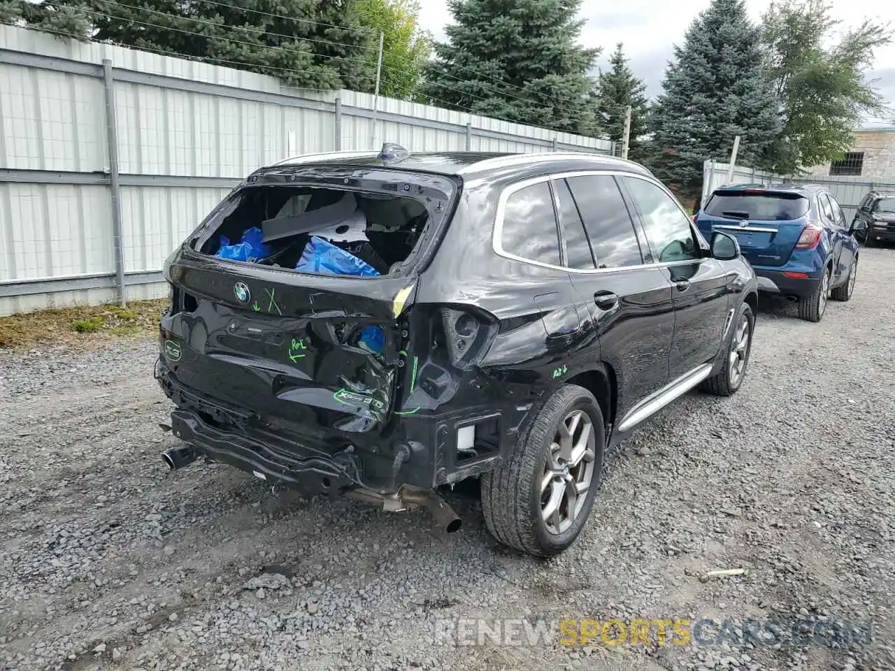 4 Photograph of a damaged car 5UXTY5C04M9E57704 BMW X3 2021