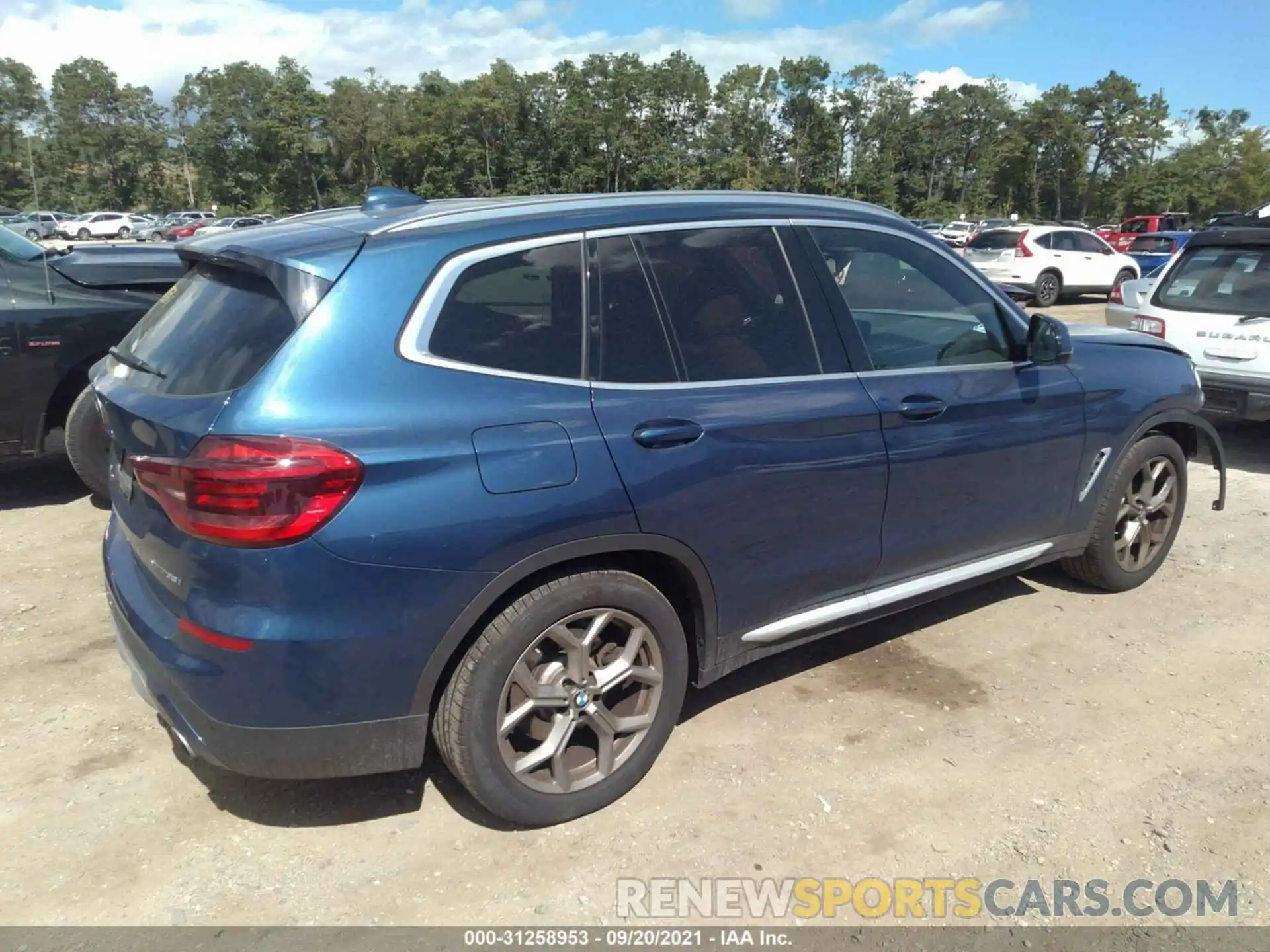 4 Photograph of a damaged car 5UXTY5C04M9E58285 BMW X3 2021