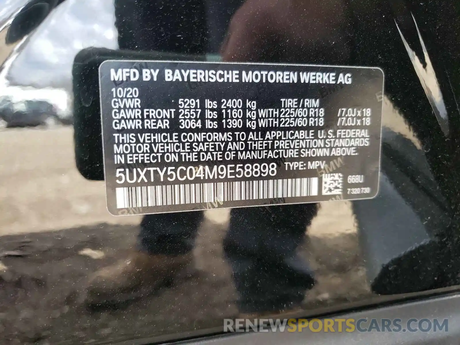10 Photograph of a damaged car 5UXTY5C04M9E58898 BMW X3 2021