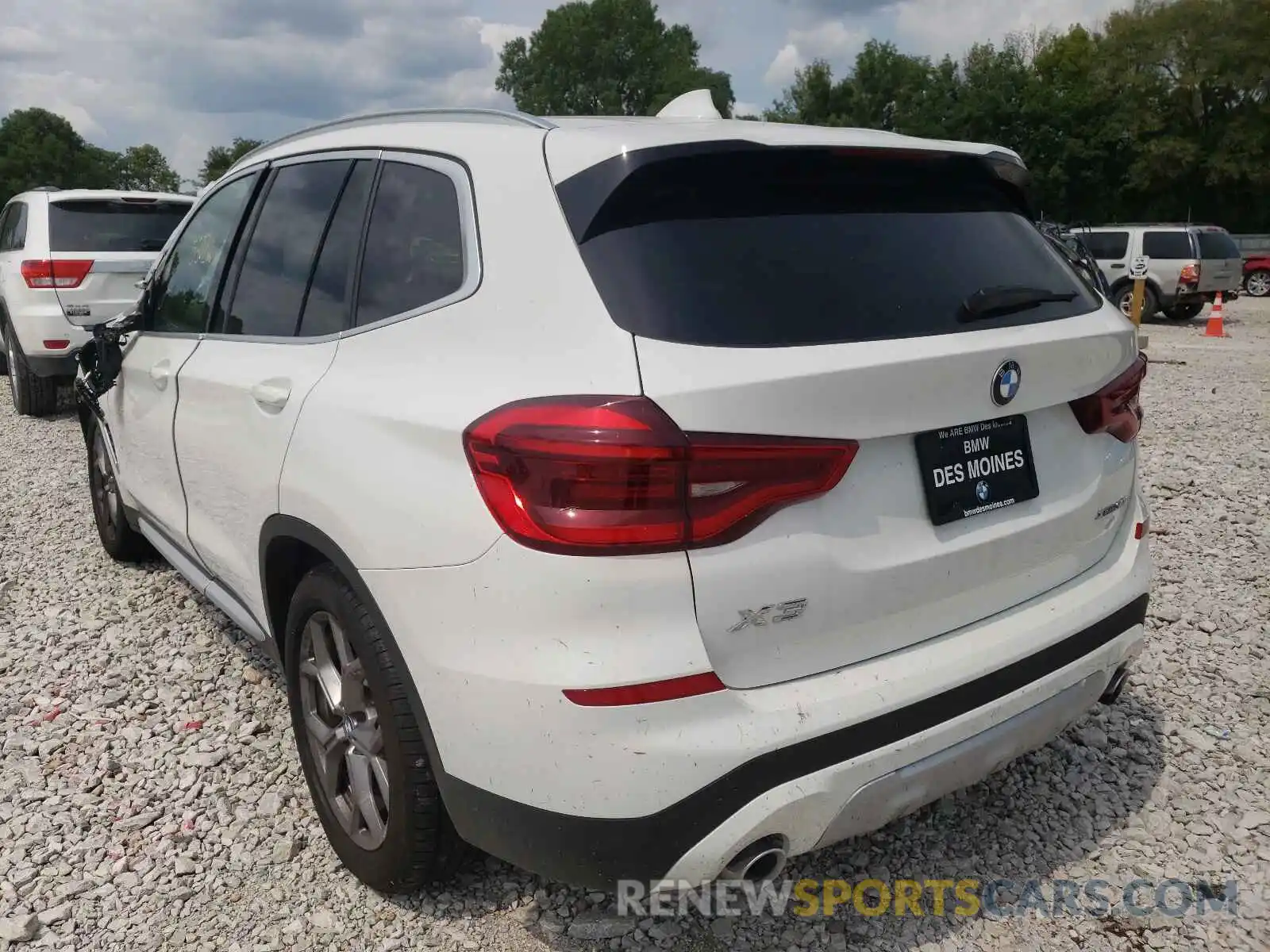 3 Photograph of a damaged car 5UXTY5C04M9F48231 BMW X3 2021