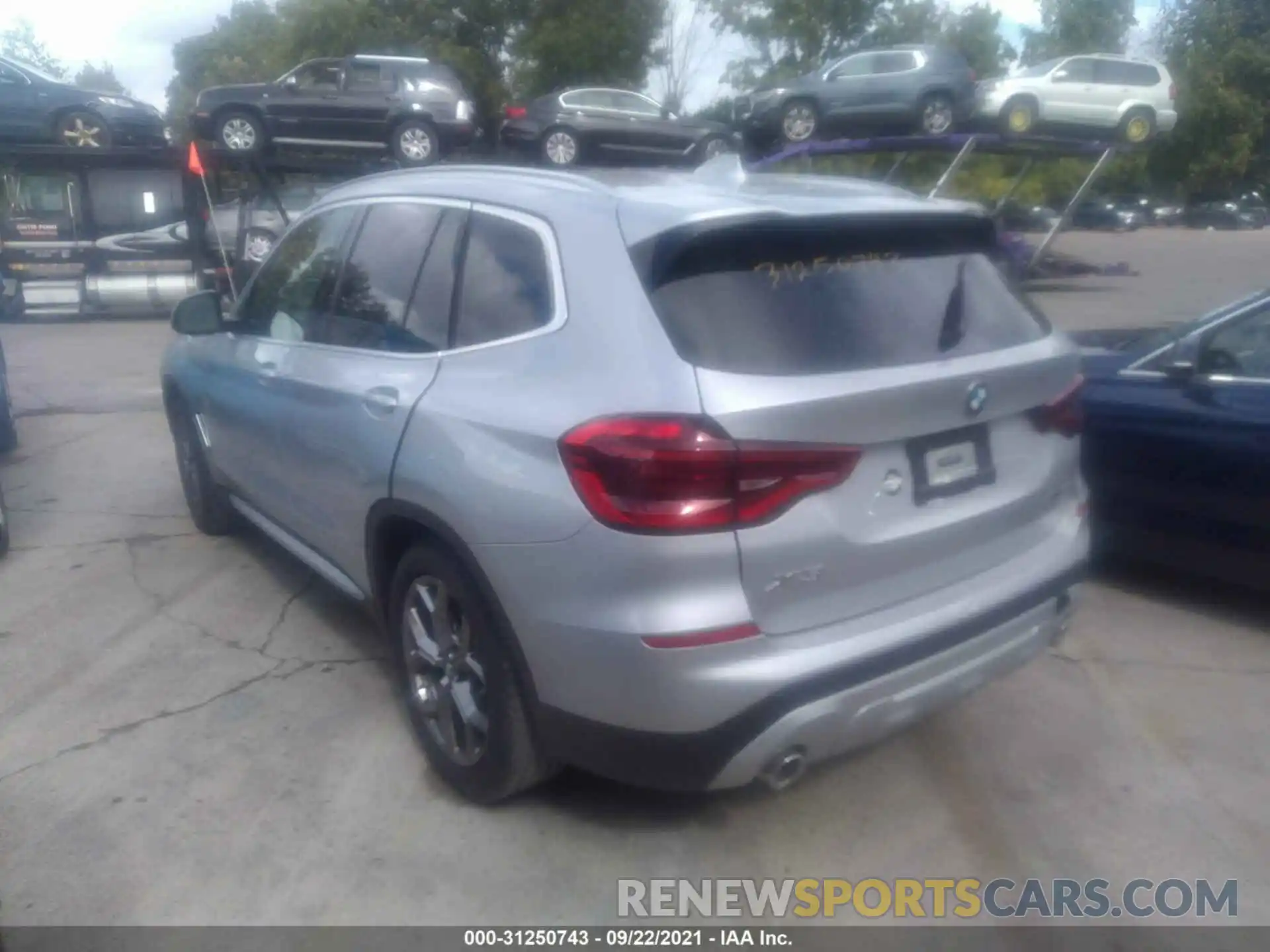 3 Photograph of a damaged car 5UXTY5C04M9G31450 BMW X3 2021