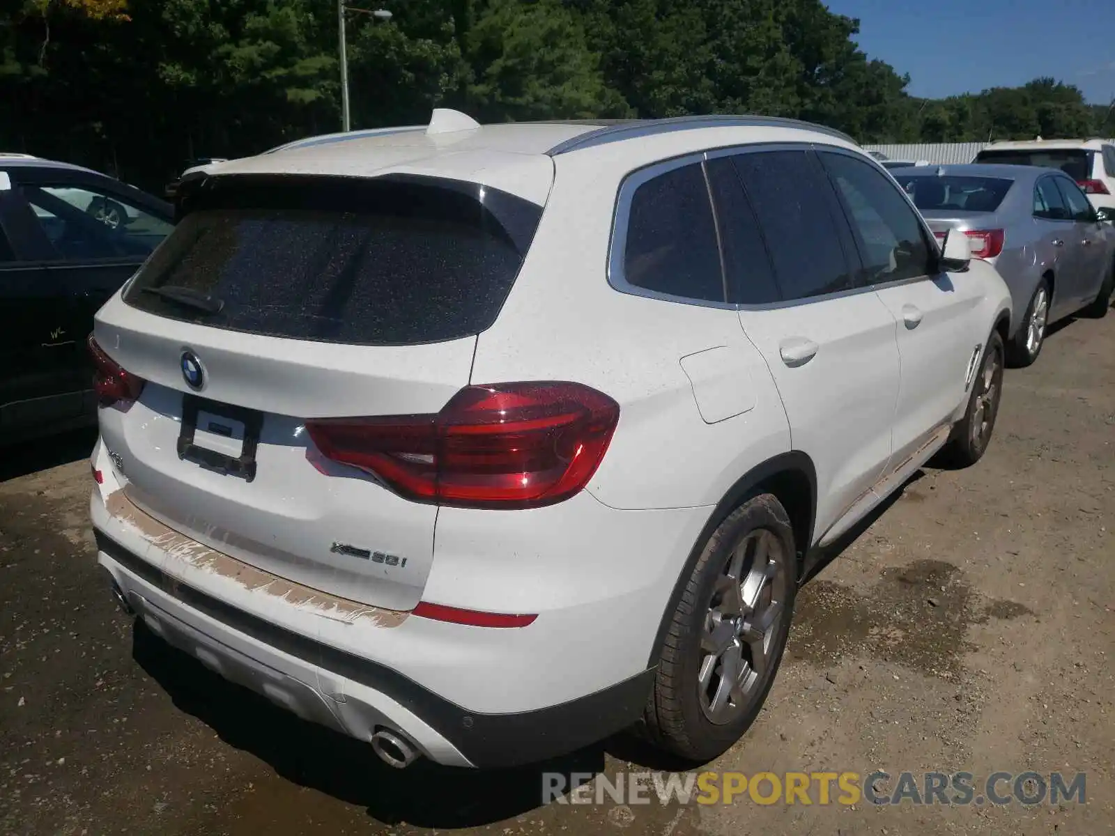 4 Photograph of a damaged car 5UXTY5C04M9G32985 BMW X3 2021