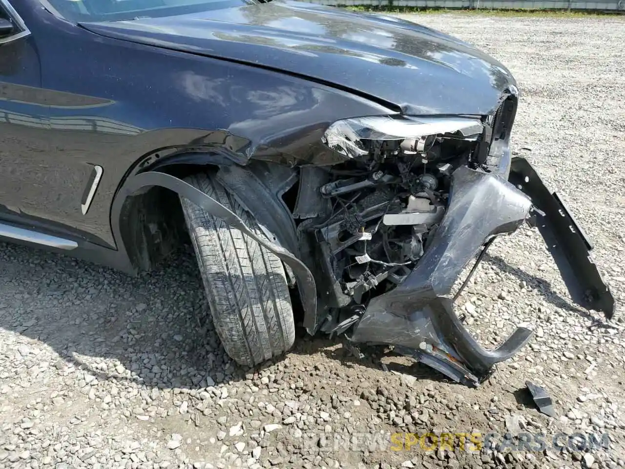 9 Photograph of a damaged car 5UXTY5C04M9H20600 BMW X3 2021