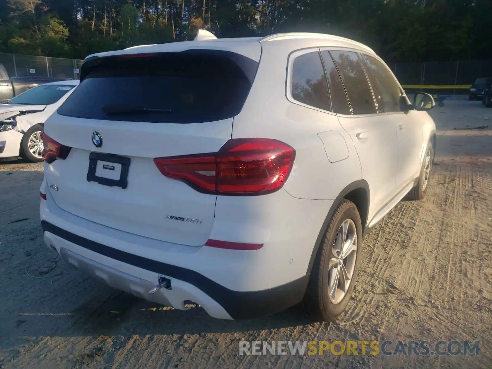 4 Photograph of a damaged car 5UXTY5C04M9H89285 BMW X3 2021