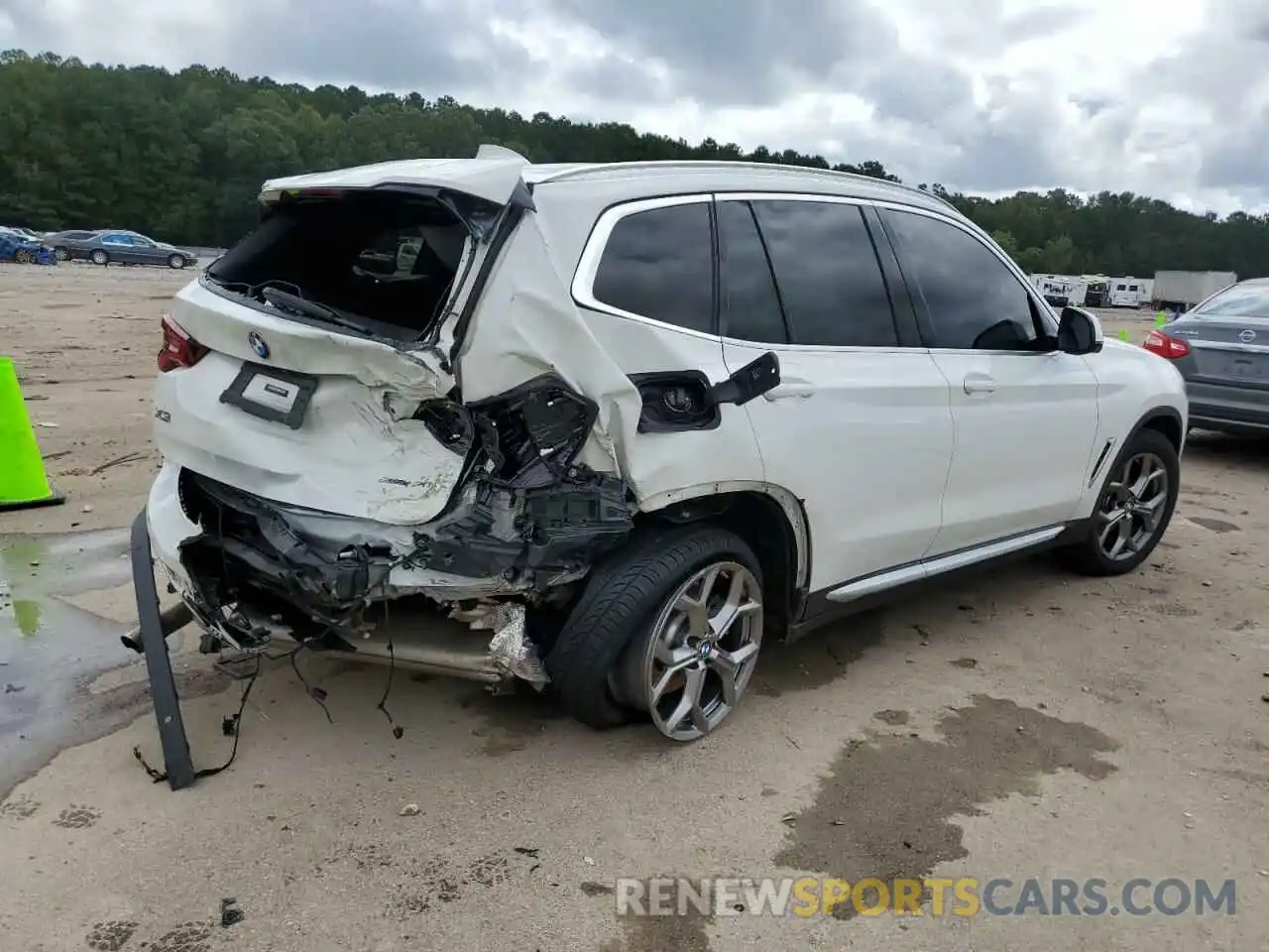 4 Photograph of a damaged car 5UXTY5C05M9D71432 BMW X3 2021