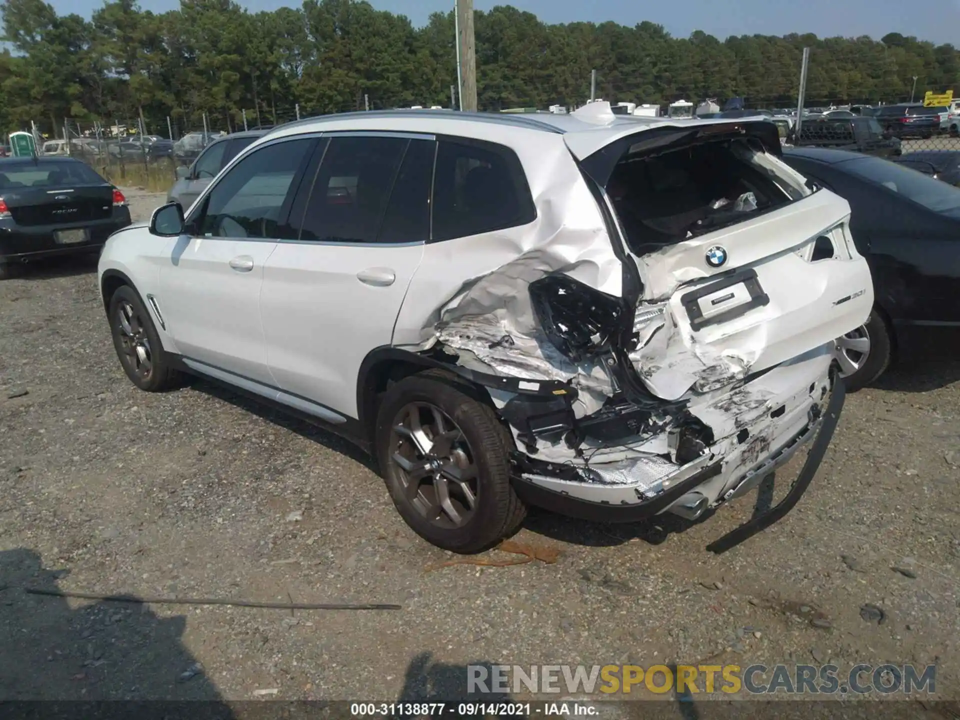 3 Photograph of a damaged car 5UXTY5C05M9E32973 BMW X3 2021