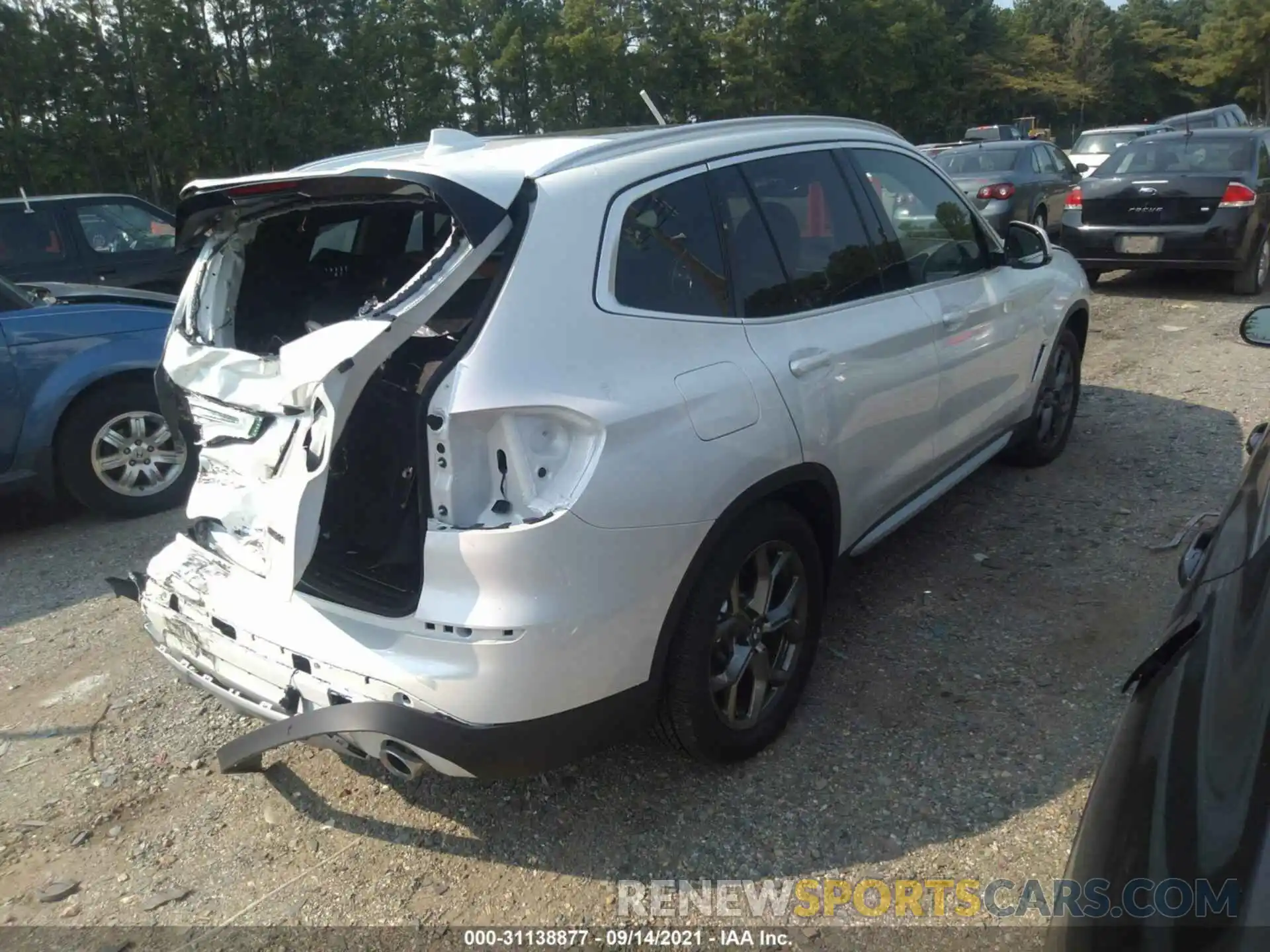 4 Photograph of a damaged car 5UXTY5C05M9E32973 BMW X3 2021