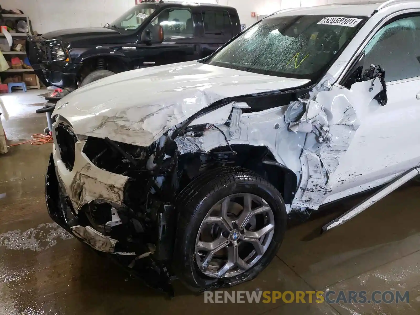 9 Photograph of a damaged car 5UXTY5C05M9E96298 BMW X3 2021