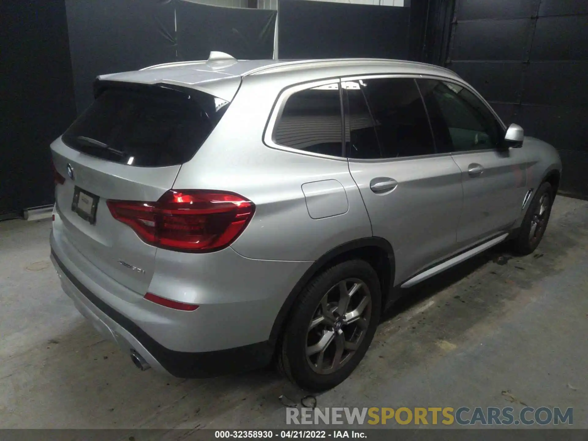 4 Фотография поврежденного автомобиля 5UXTY5C05M9F95820 BMW X3 2021