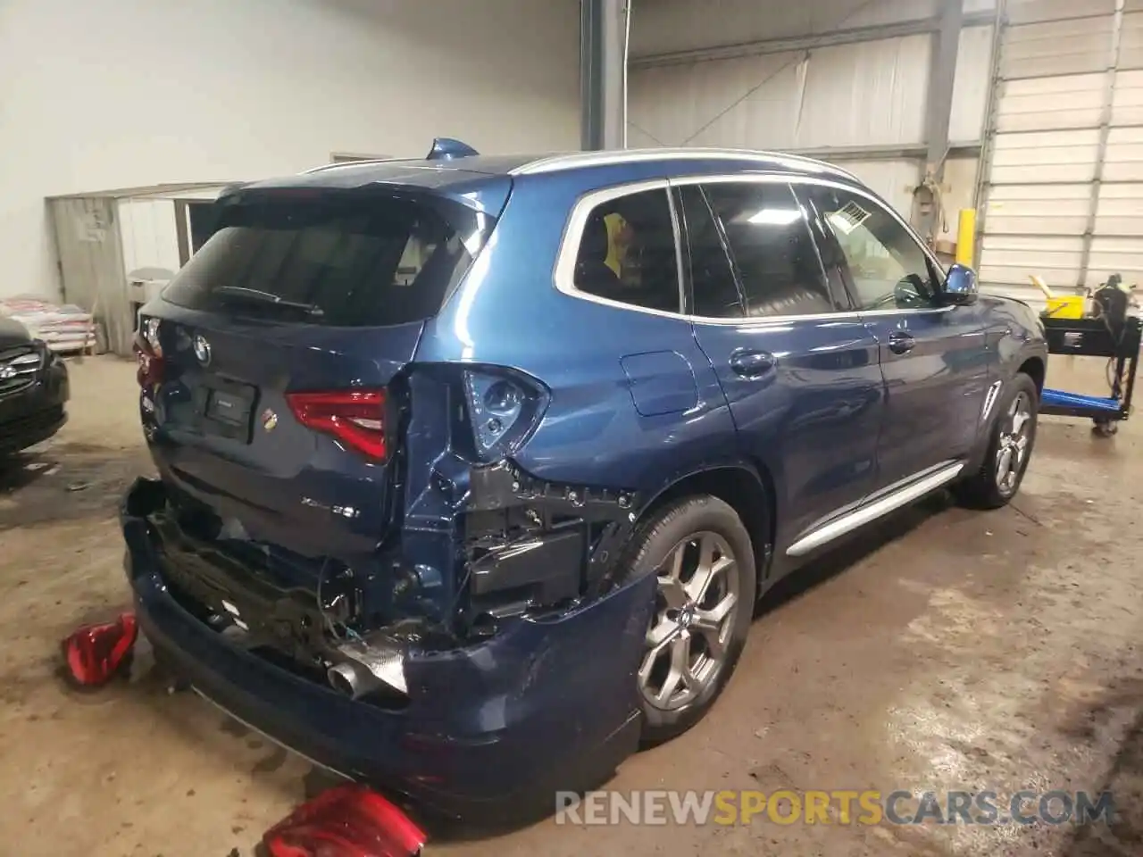 4 Photograph of a damaged car 5UXTY5C05M9G94668 BMW X3 2021