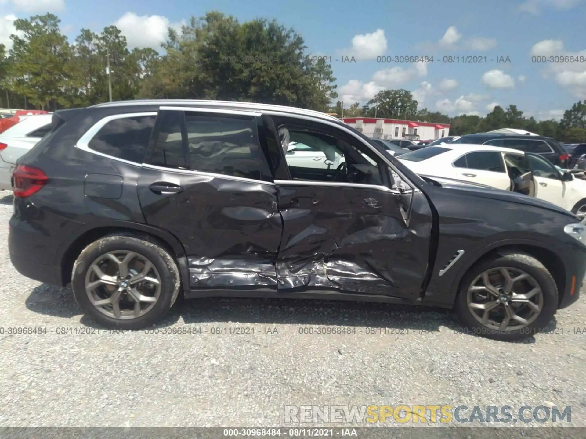 6 Photograph of a damaged car 5UXTY5C05M9H22324 BMW X3 2021