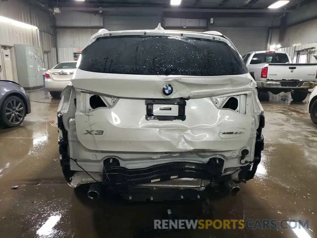 6 Photograph of a damaged car 5UXTY5C06M9E22016 BMW X3 2021