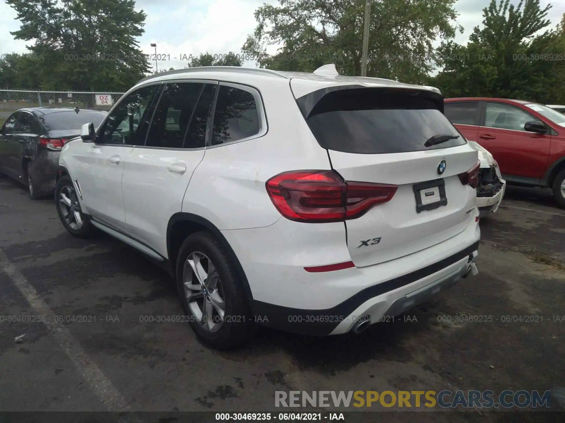 3 Photograph of a damaged car 5UXTY5C06M9E86976 BMW X3 2021