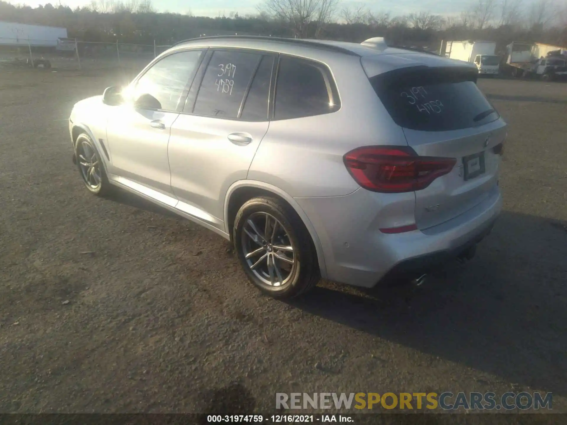 3 Photograph of a damaged car 5UXTY5C06M9E90509 BMW X3 2021