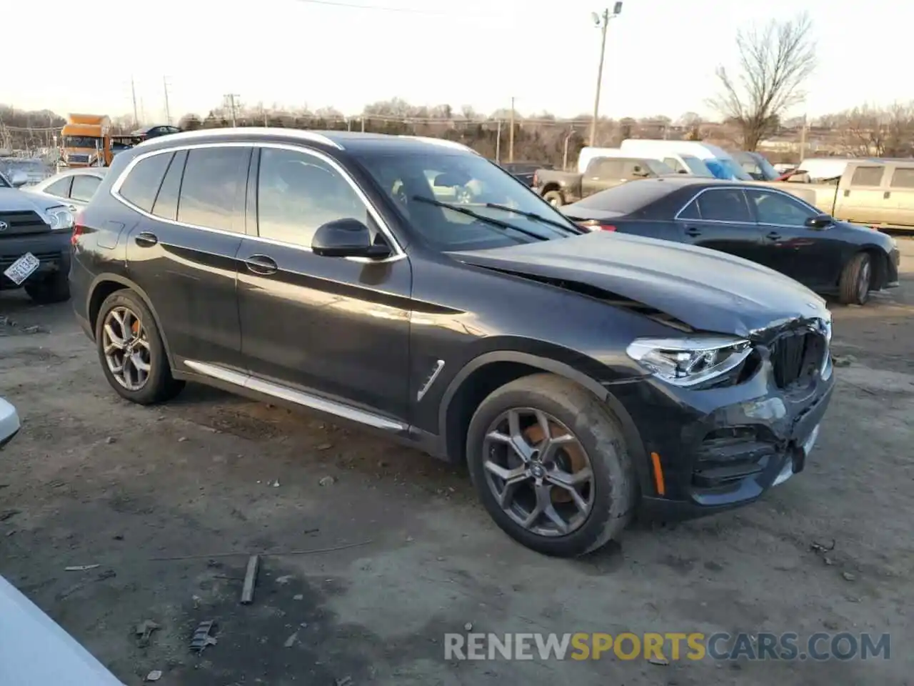 4 Photograph of a damaged car 5UXTY5C06M9F10984 BMW X3 2021