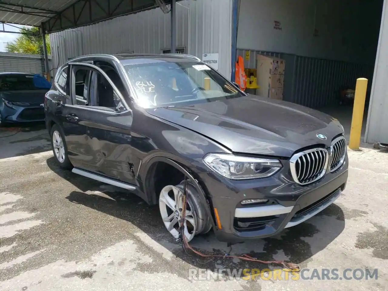 1 Photograph of a damaged car 5UXTY5C06M9H01479 BMW X3 2021