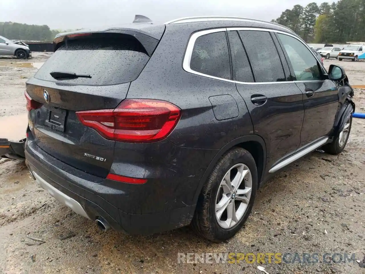 4 Photograph of a damaged car 5UXTY5C06M9H30111 BMW X3 2021