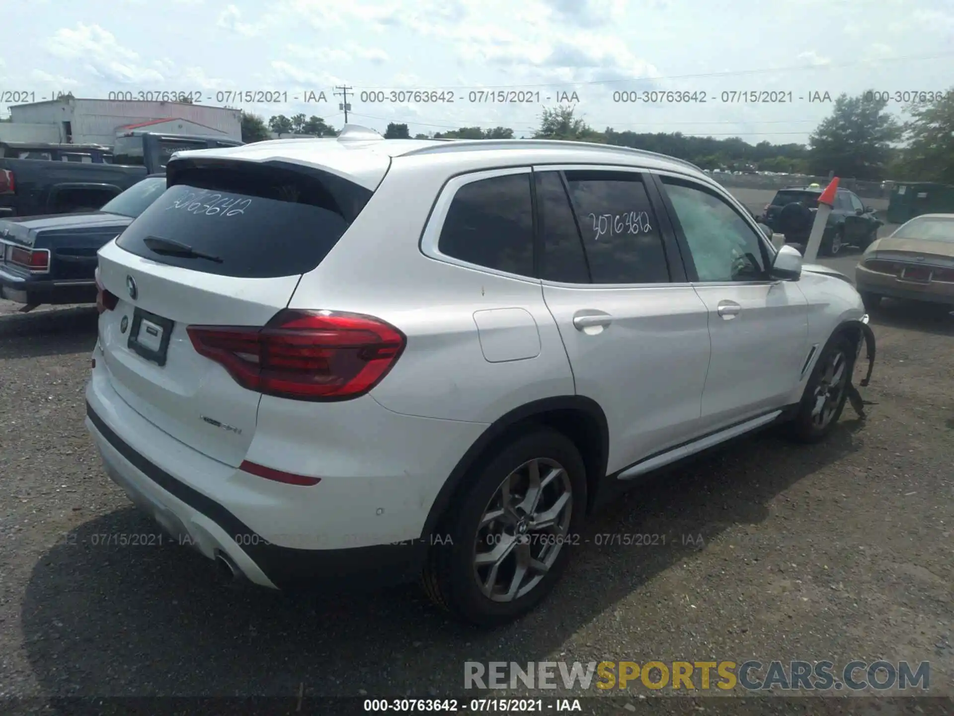 4 Photograph of a damaged car 5UXTY5C07M9D79421 BMW X3 2021