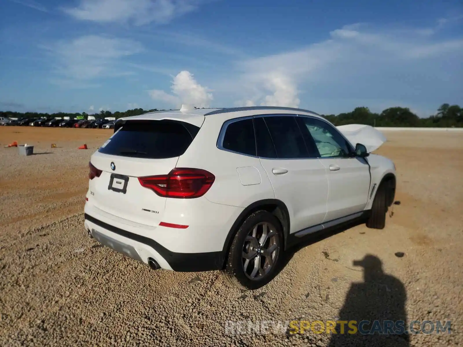 4 Photograph of a damaged car 5UXTY5C07M9F59823 BMW X3 2021