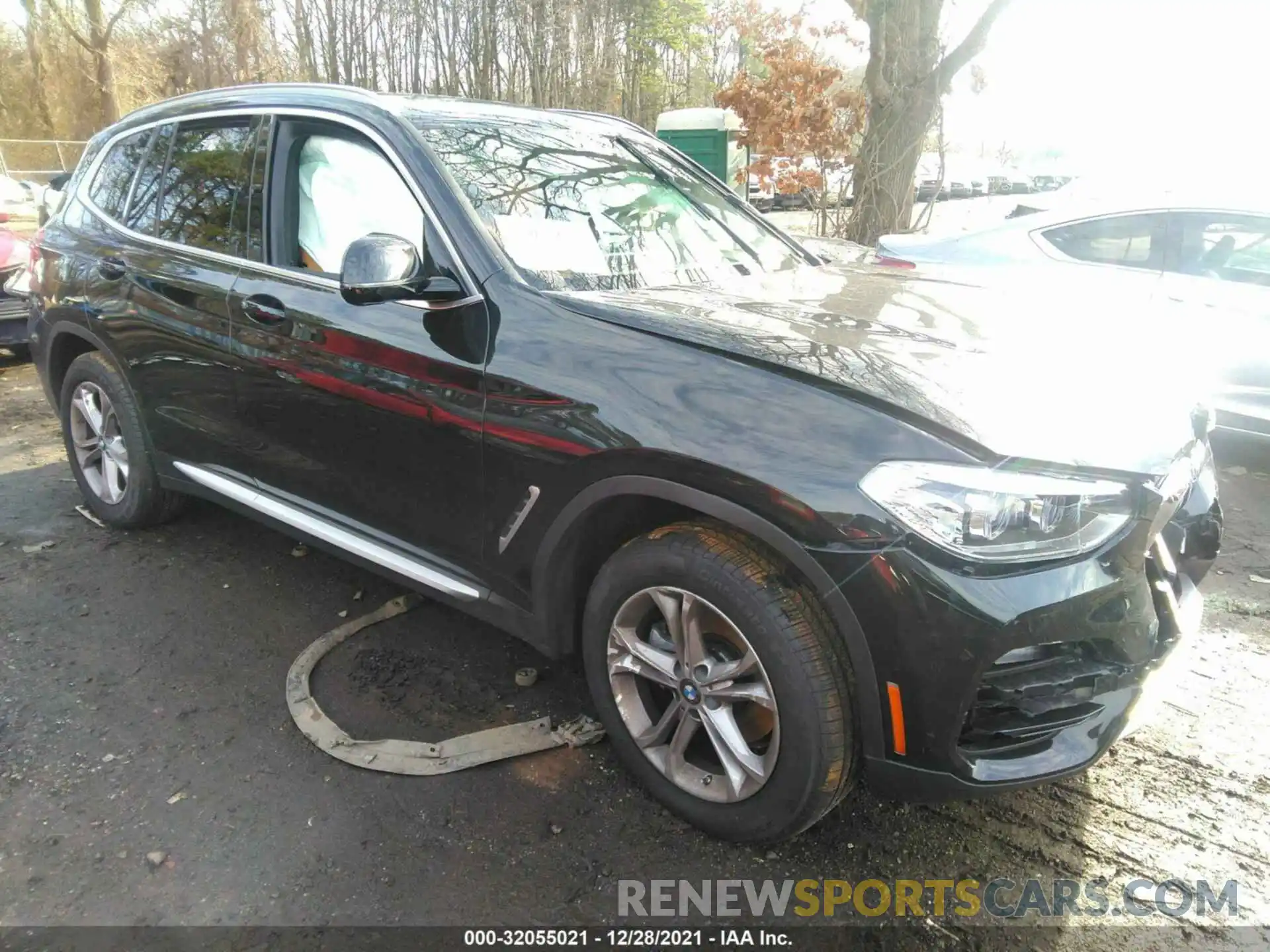 1 Photograph of a damaged car 5UXTY5C07M9G50087 BMW X3 2021